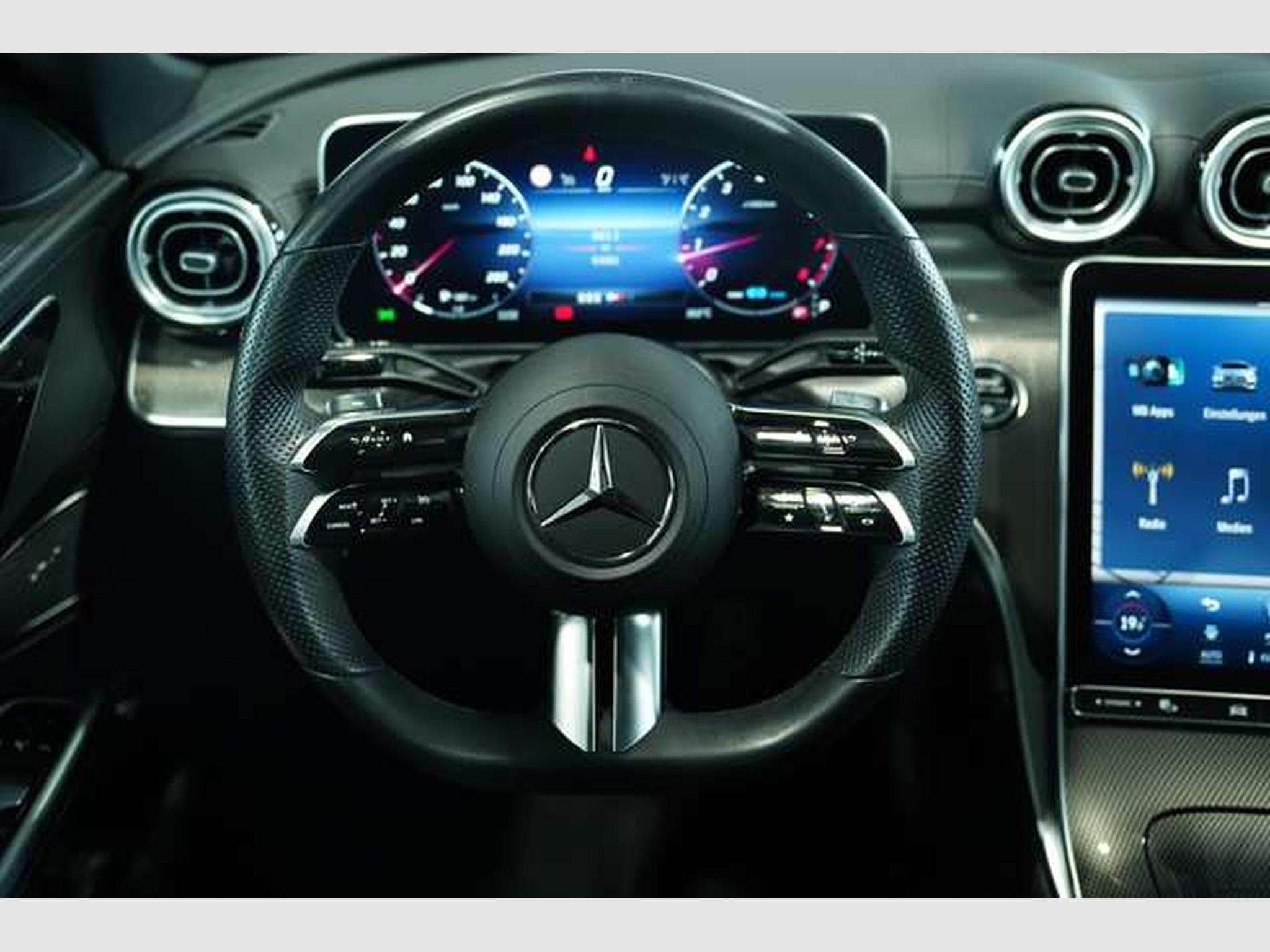 Mercedes C 200 Limousine AMG Line *1.HD *Pano *Night *ACC (2022) - Photo 42