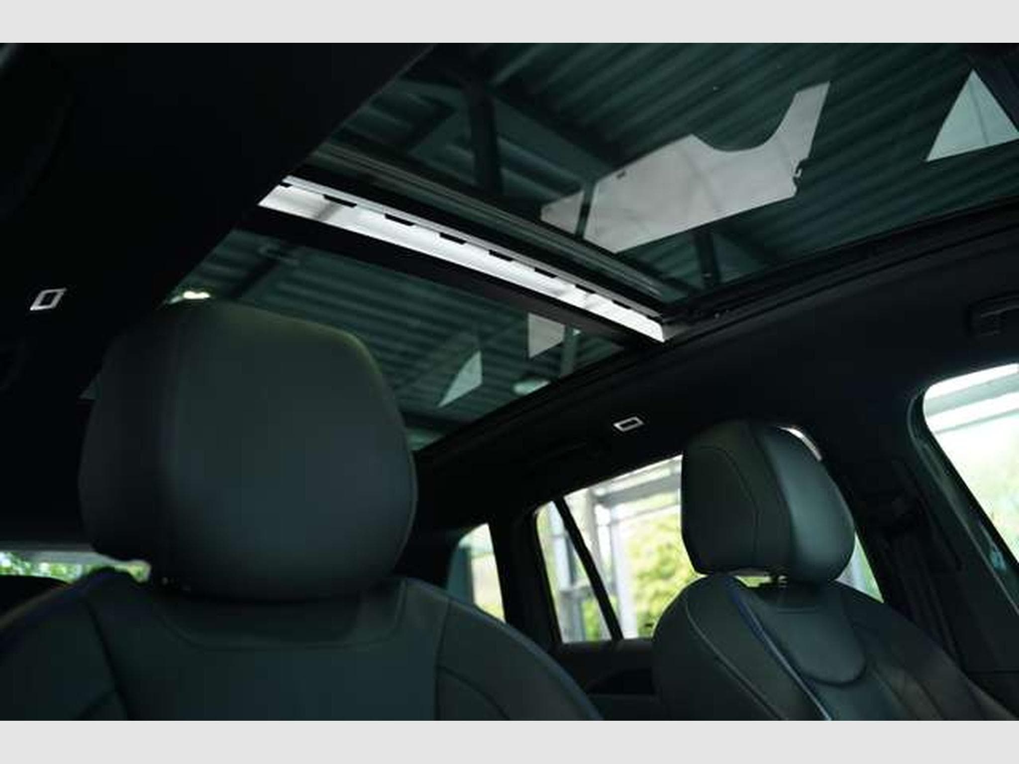 VW Tiguan 2.0 TDI R Line *2.H *20 *Pano *Matrix (2024) - Photo 12