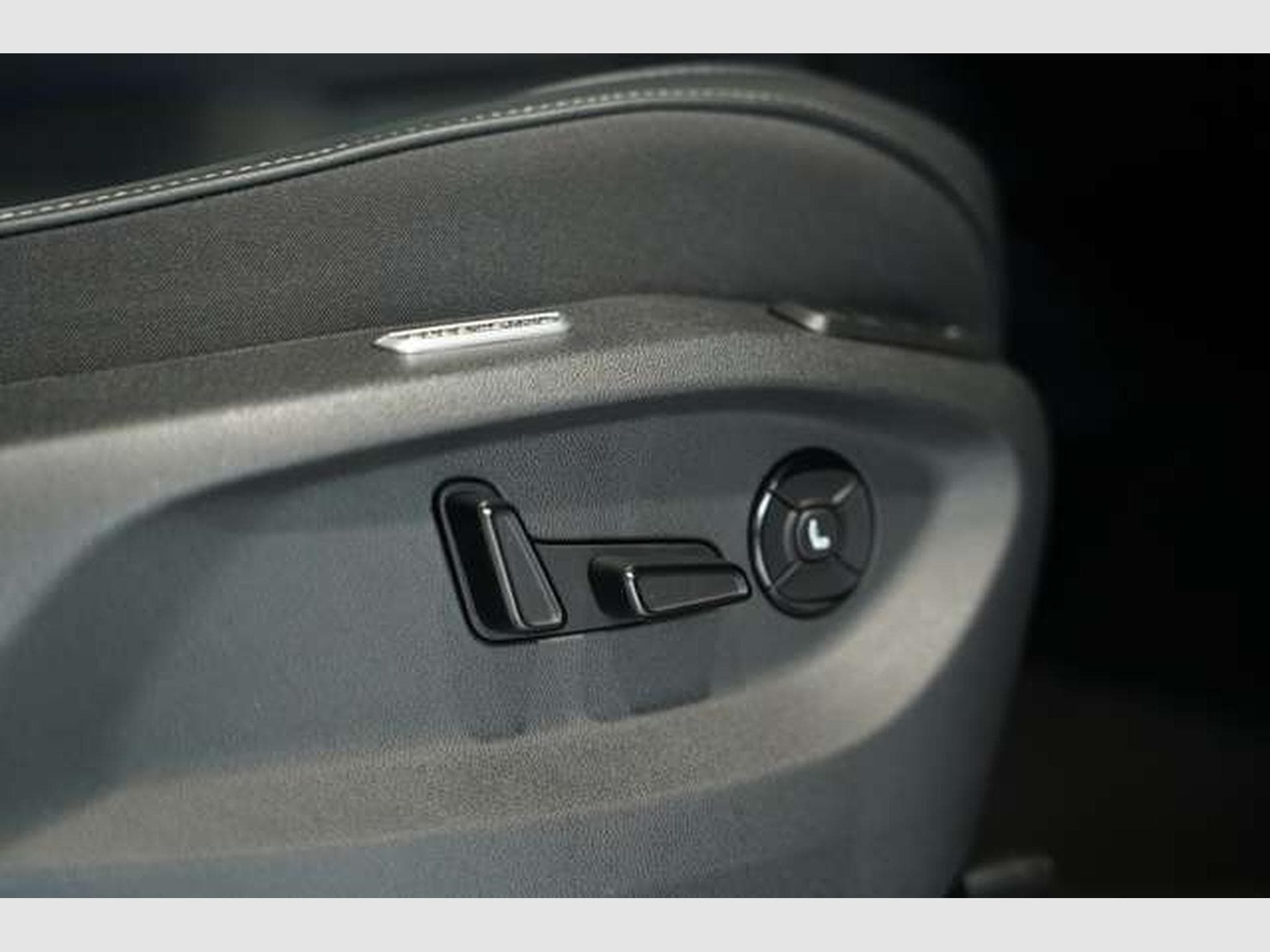 VW Tiguan 2.0 TDI R Line *2.H *20 *Pano *Matrix (2024) - Photo 15