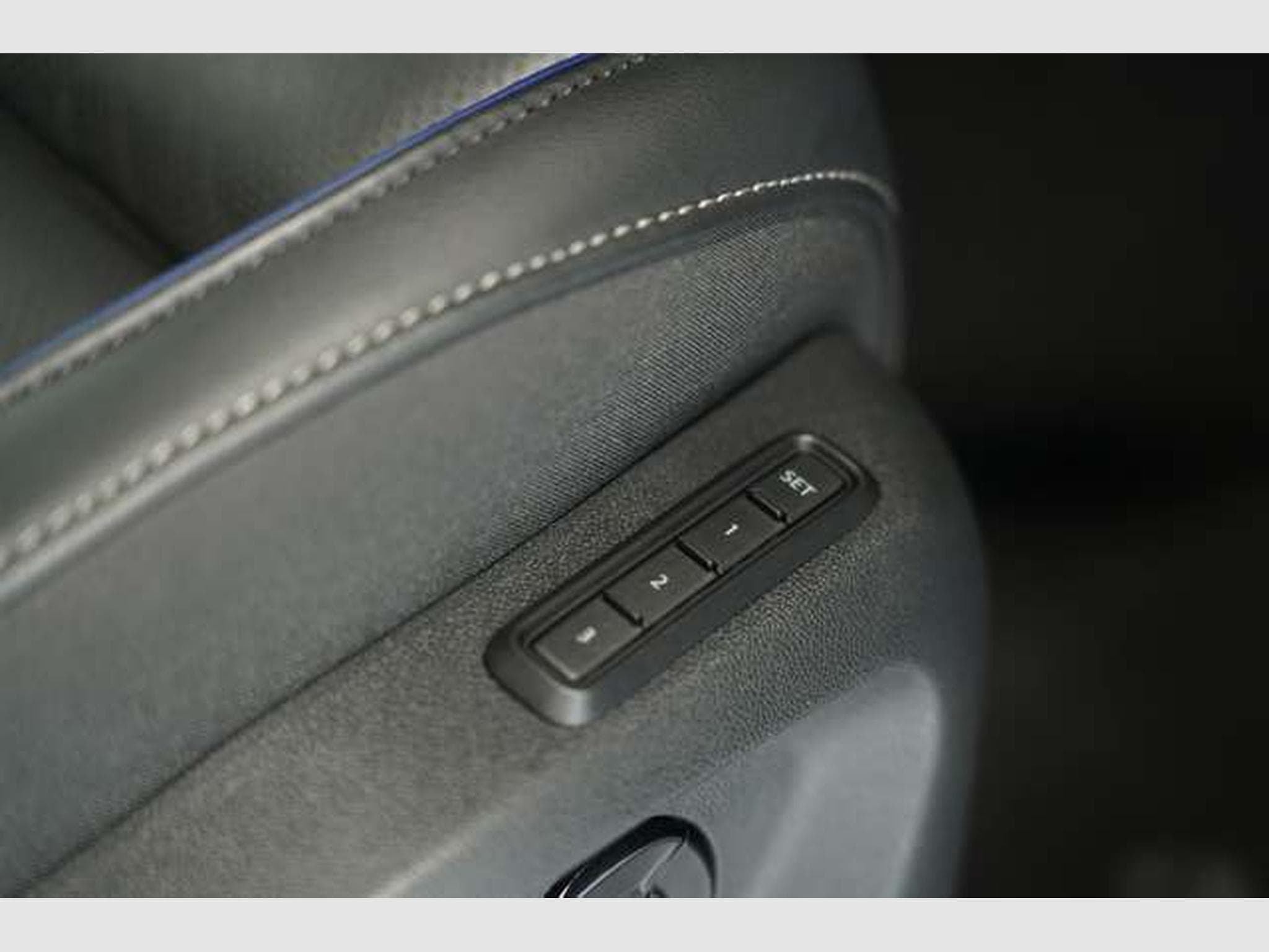 VW Tiguan 2.0 TDI R Line *2.H *20 *Pano *Matrix (2024) - Photo 16