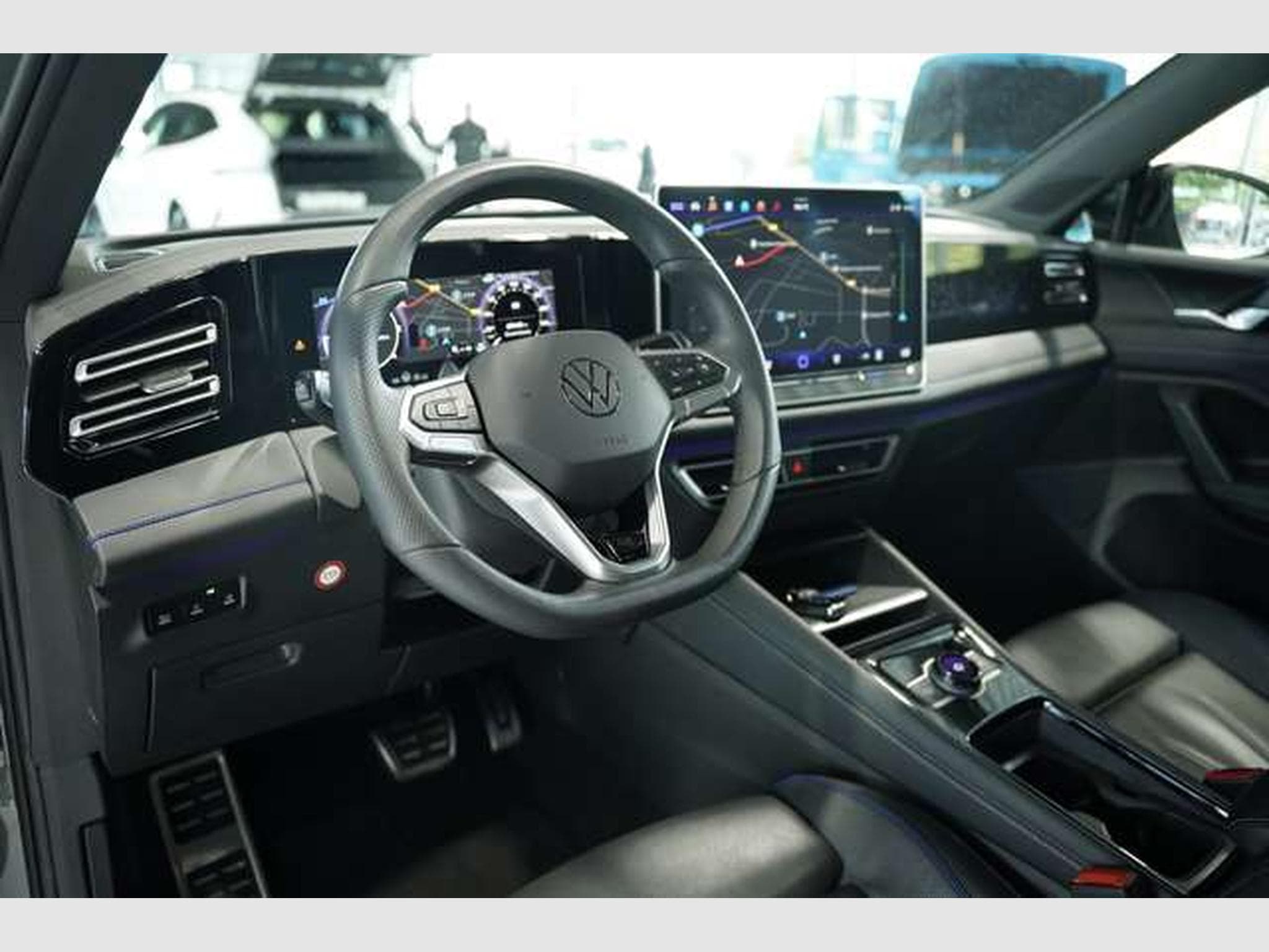 VW Tiguan 2.0 TDI R Line *2.H *20 *Pano *Matrix (2024) - Photo 30