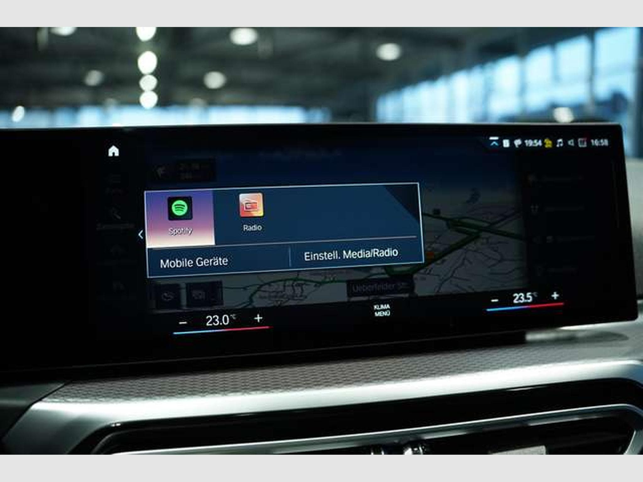 BMW 330 d Touring xDrive M Sport *2.H *Pano*Live*HUD (2024) - Photo 36