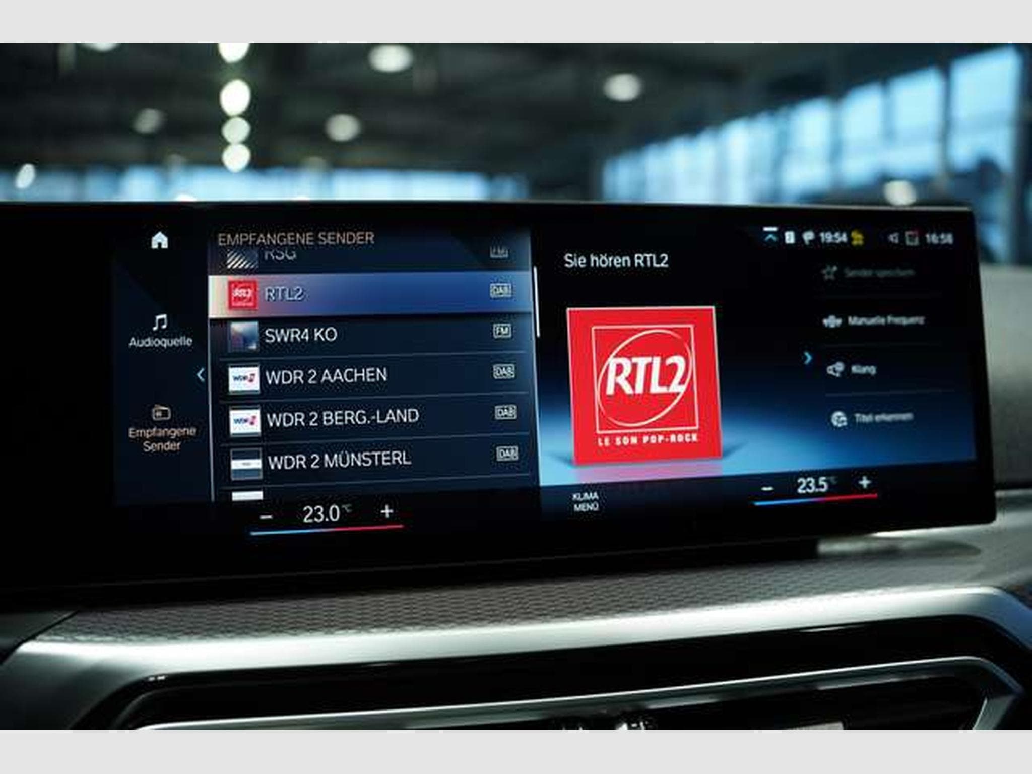 BMW 330 d Touring xDrive M Sport *2.H *Pano*Live*HUD (2024) - Photo 37