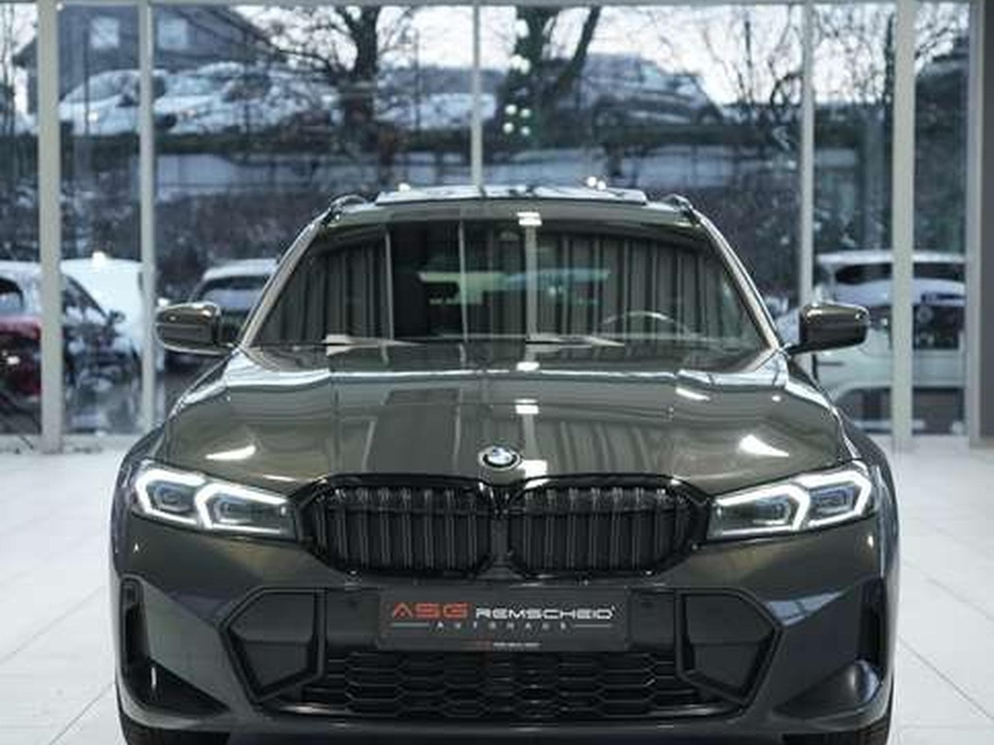 BMW 330 d Touring xDrive M Sport *2.H *Pano*Live*HUD (2024) - Photo 4
