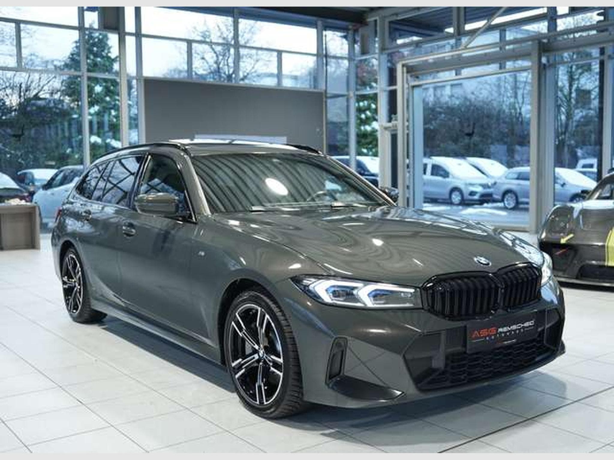 BMW 330 d Touring xDrive M Sport *2.H *Pano*Live*HUD (2024) - Photo 6