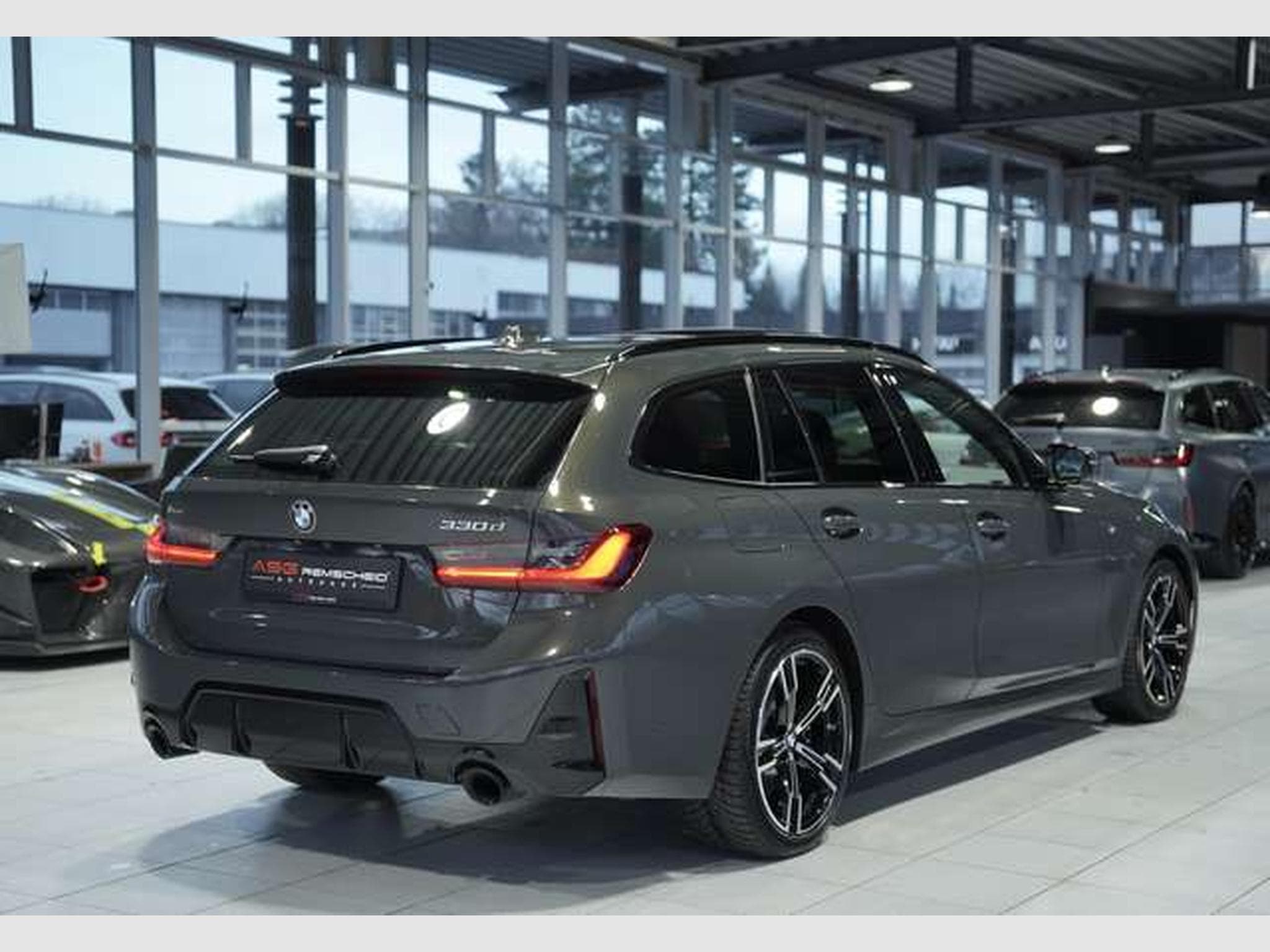 BMW 330 d Touring xDrive M Sport *2.H *Pano*Live*HUD (2024) - Photo 9
