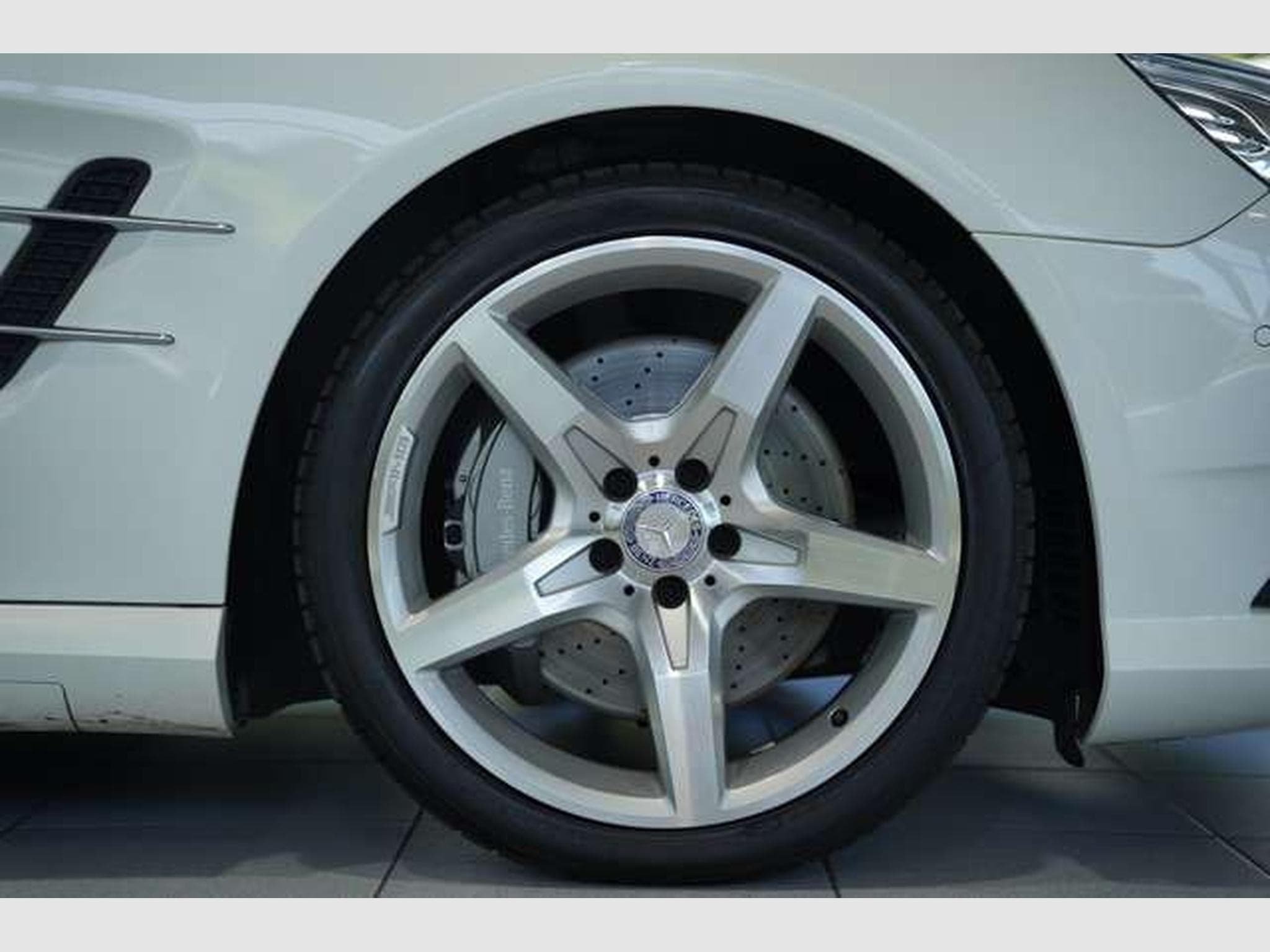 Mercedes SL 350 Cabrio AMG Line *H&K*Airscarf*19Zoll (2013) - Photo 13