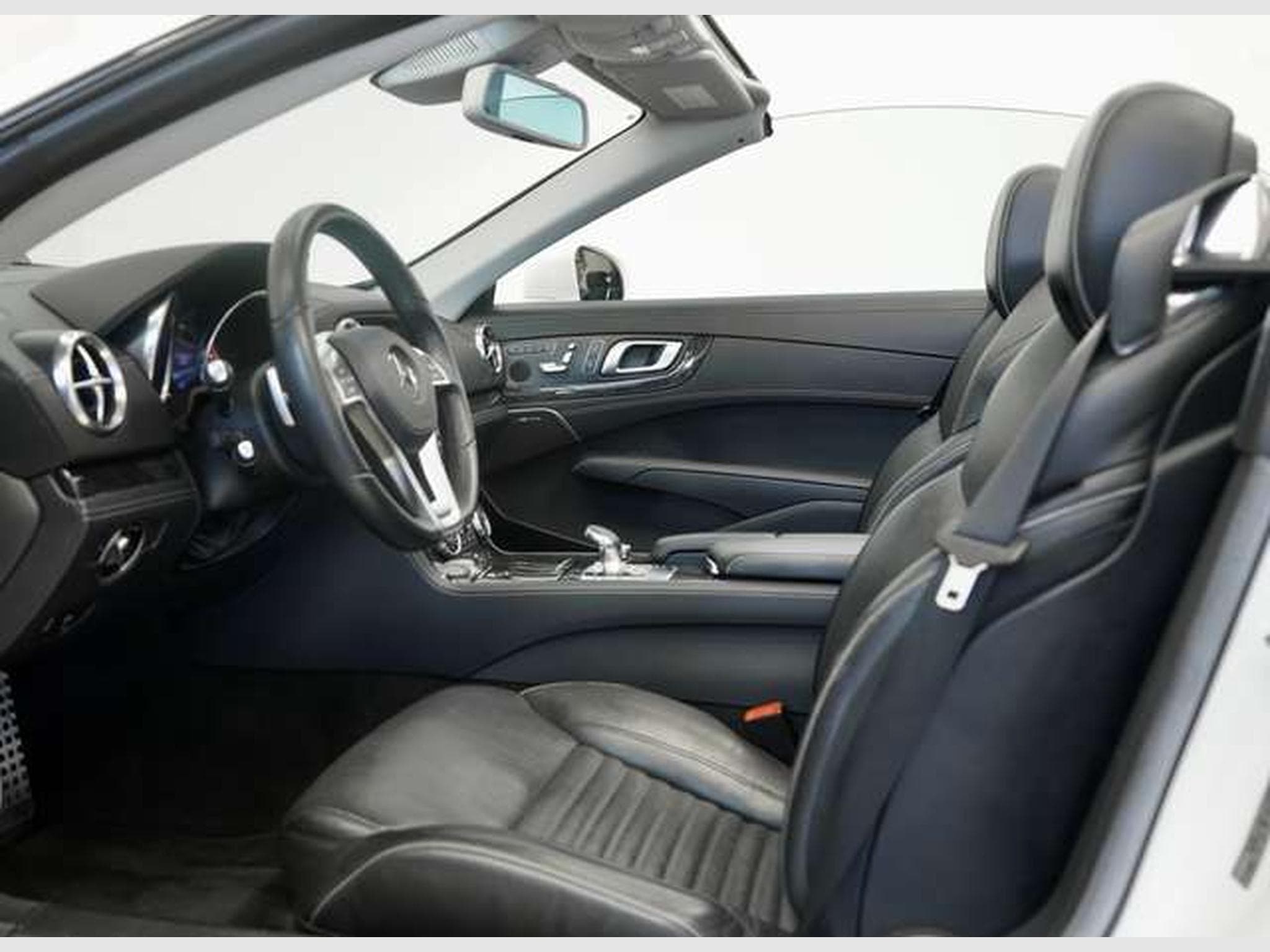 Mercedes SL 350 Cabrio AMG Line *H&K*Airscarf*19Zoll (2013) - Photo 17