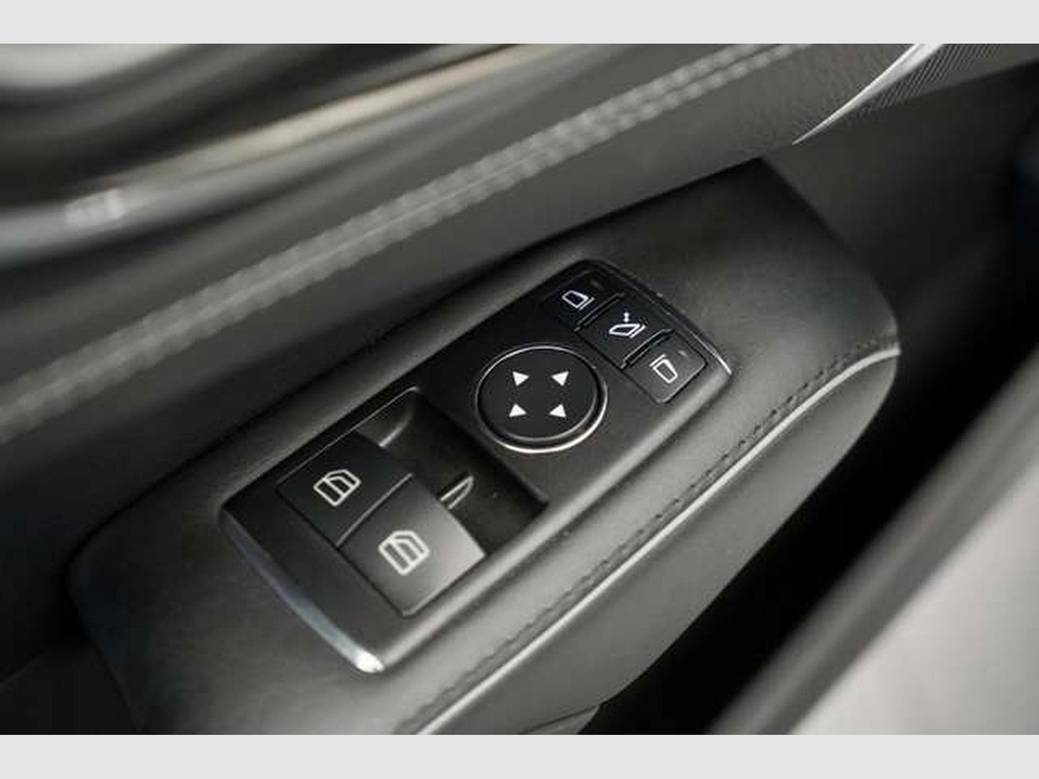 Mercedes SL 350 Cabrio AMG Line *H&K*Airscarf*19Zoll (2013) - Photo 18