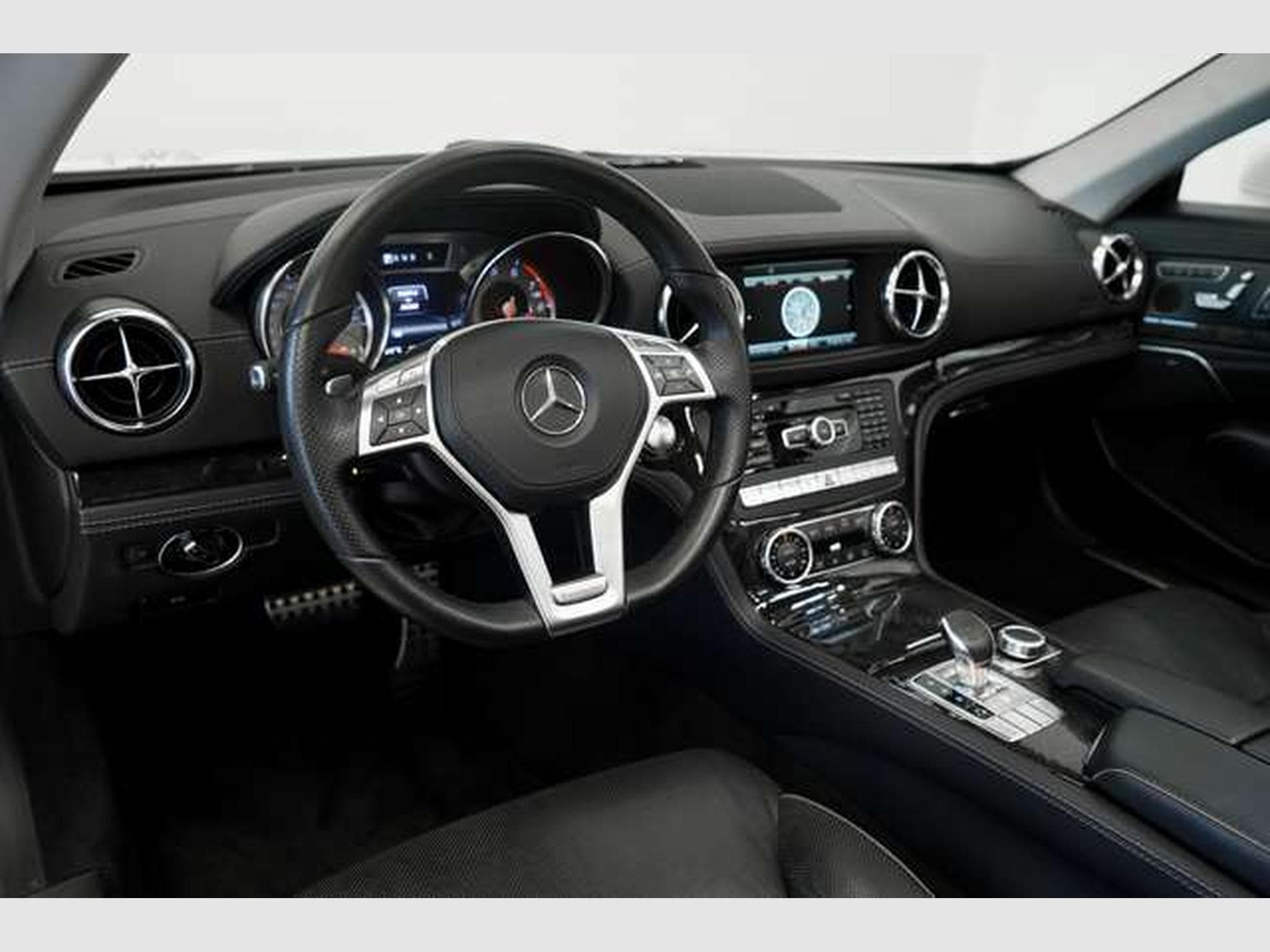 Mercedes SL 350 Cabrio AMG Line *H&K*Airscarf*19Zoll (2013) - Photo 21
