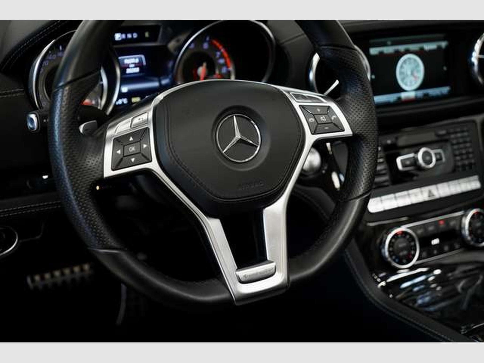Mercedes SL 350 Cabrio AMG Line *H&K*Airscarf*19Zoll (2013) - Photo 22