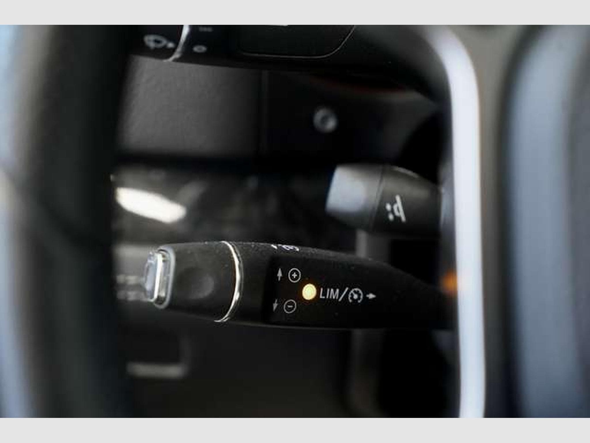 Mercedes SL 350 Cabrio AMG Line *H&K*Airscarf*19Zoll (2013) - Photo 26
