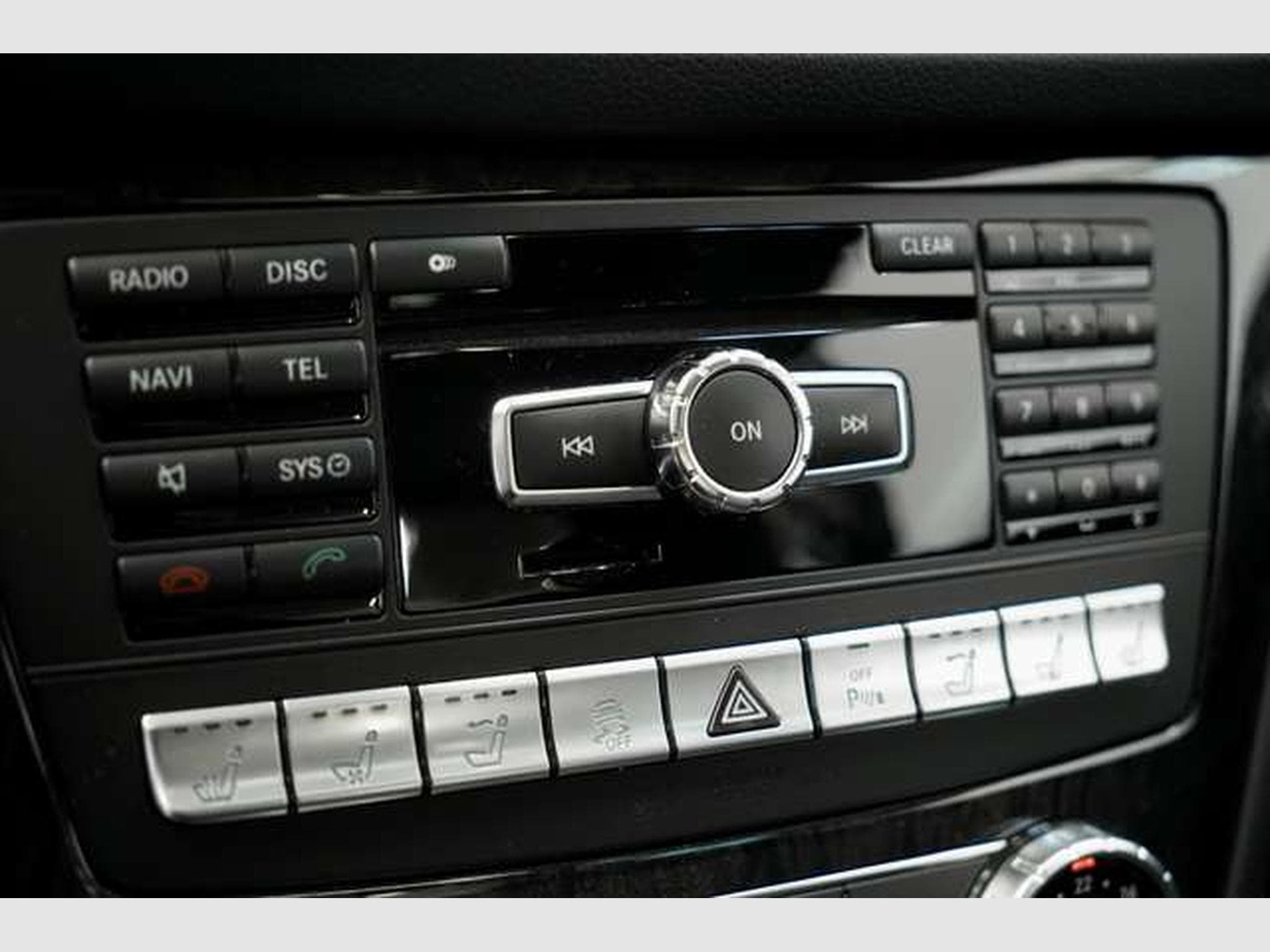 Mercedes SL 350 Cabrio AMG Line *H&K*Airscarf*19Zoll (2013) - Photo 28