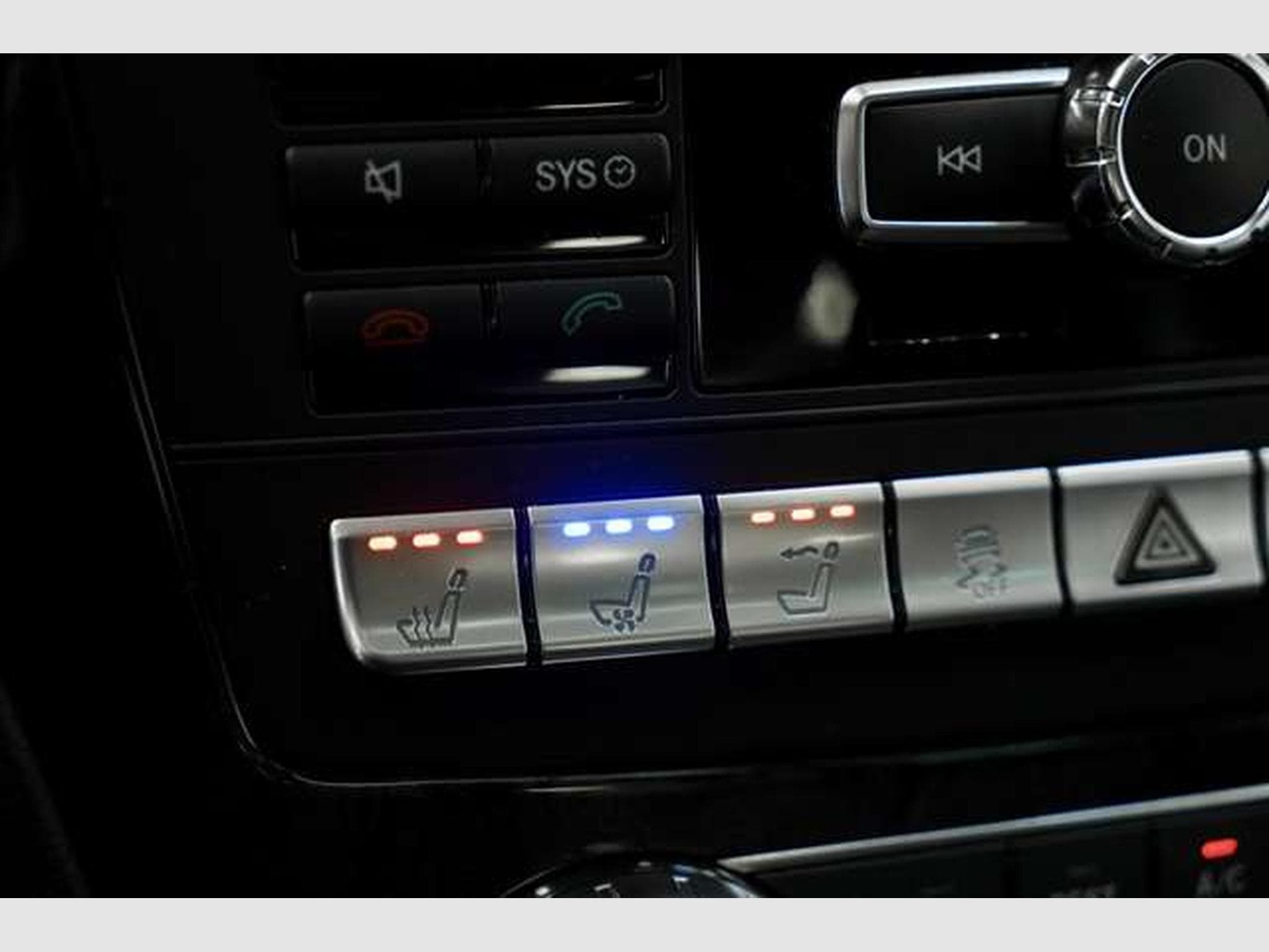 Mercedes SL 350 Cabrio AMG Line *H&K*Airscarf*19Zoll (2013) - Photo 30