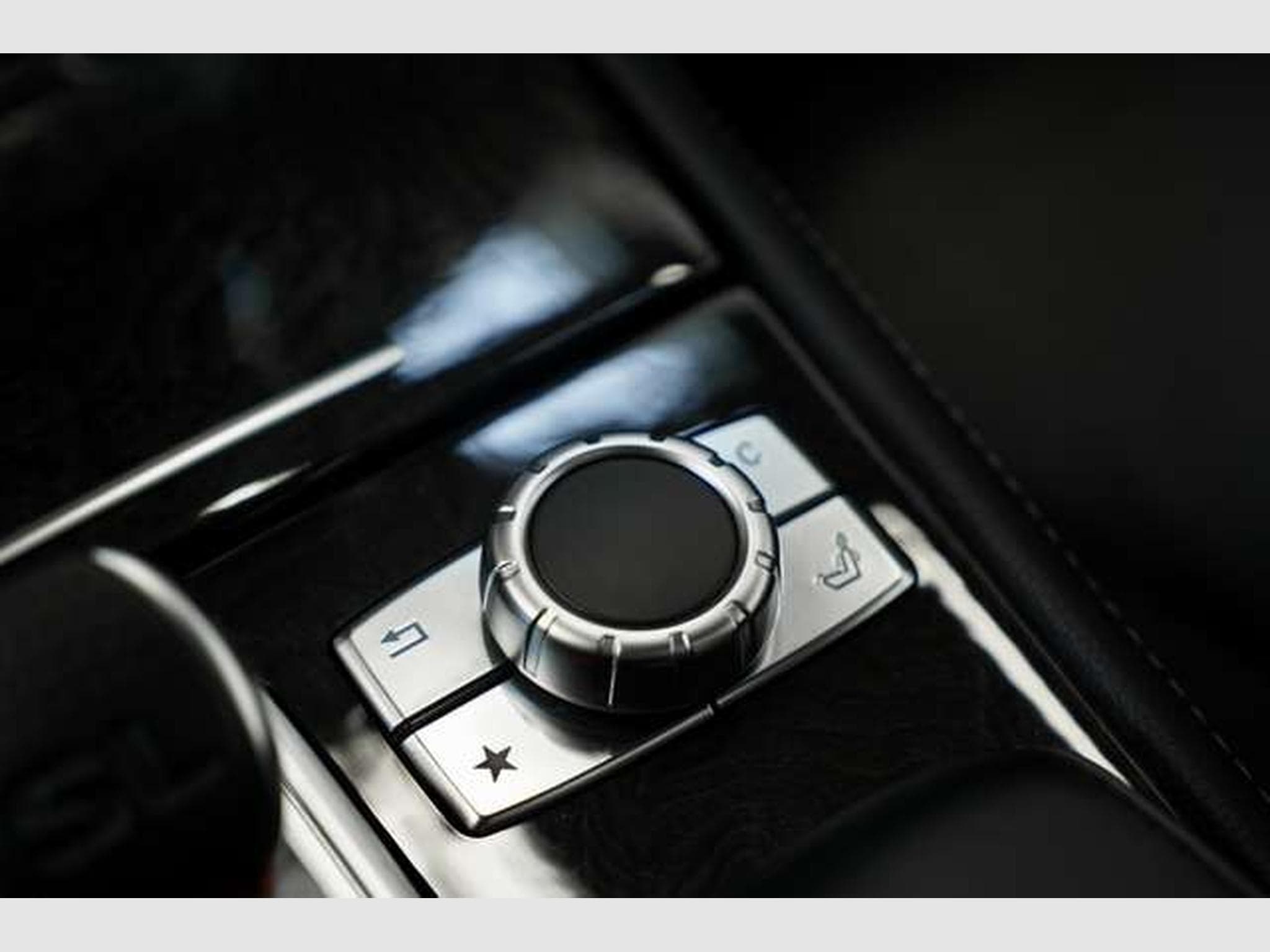 Mercedes SL 350 Cabrio AMG Line *H&K*Airscarf*19Zoll (2013) - Photo 32