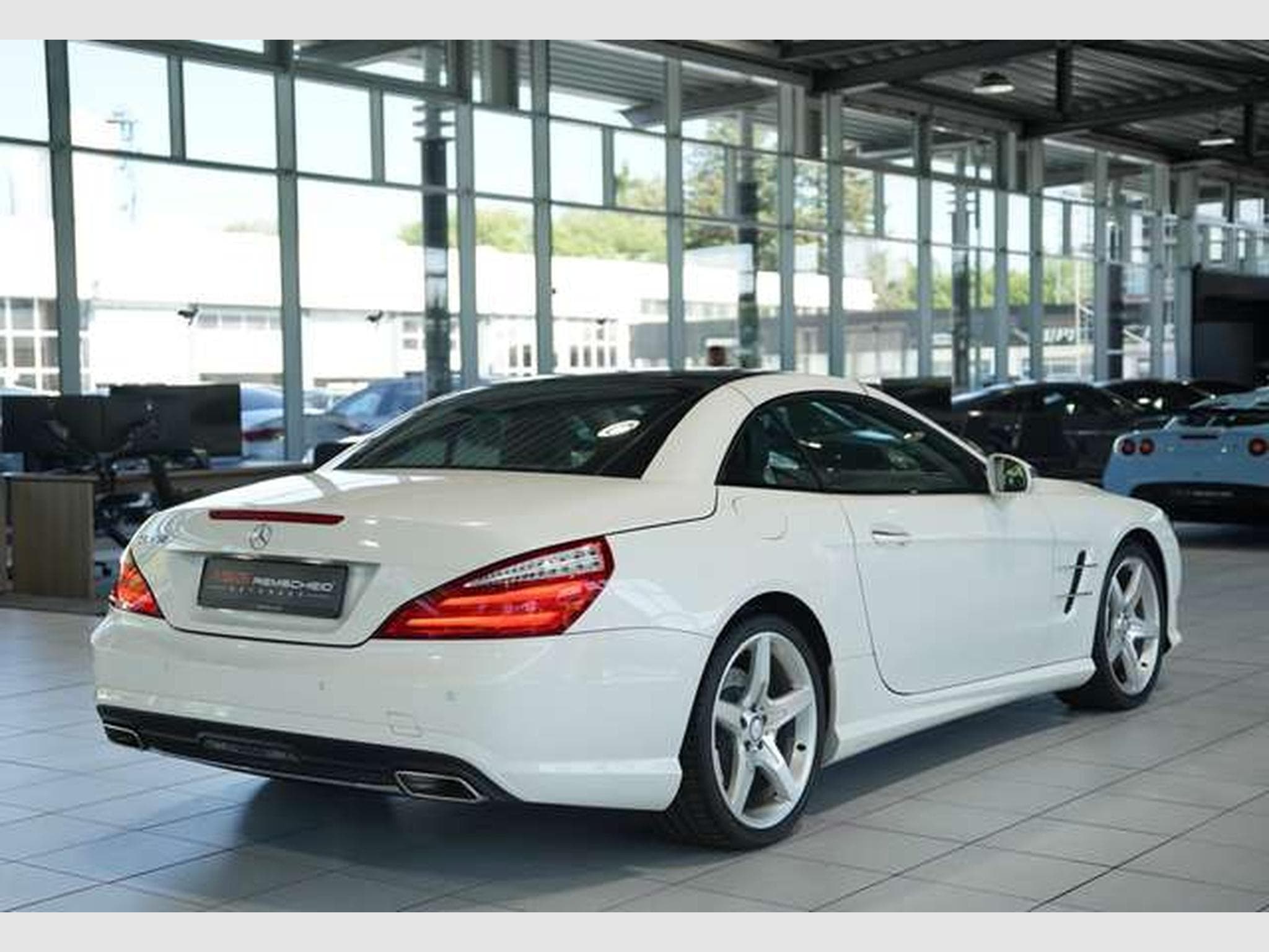 Mercedes SL 350 Cabrio AMG Line *H&K*Airscarf*19Zoll (2013) - Photo 47