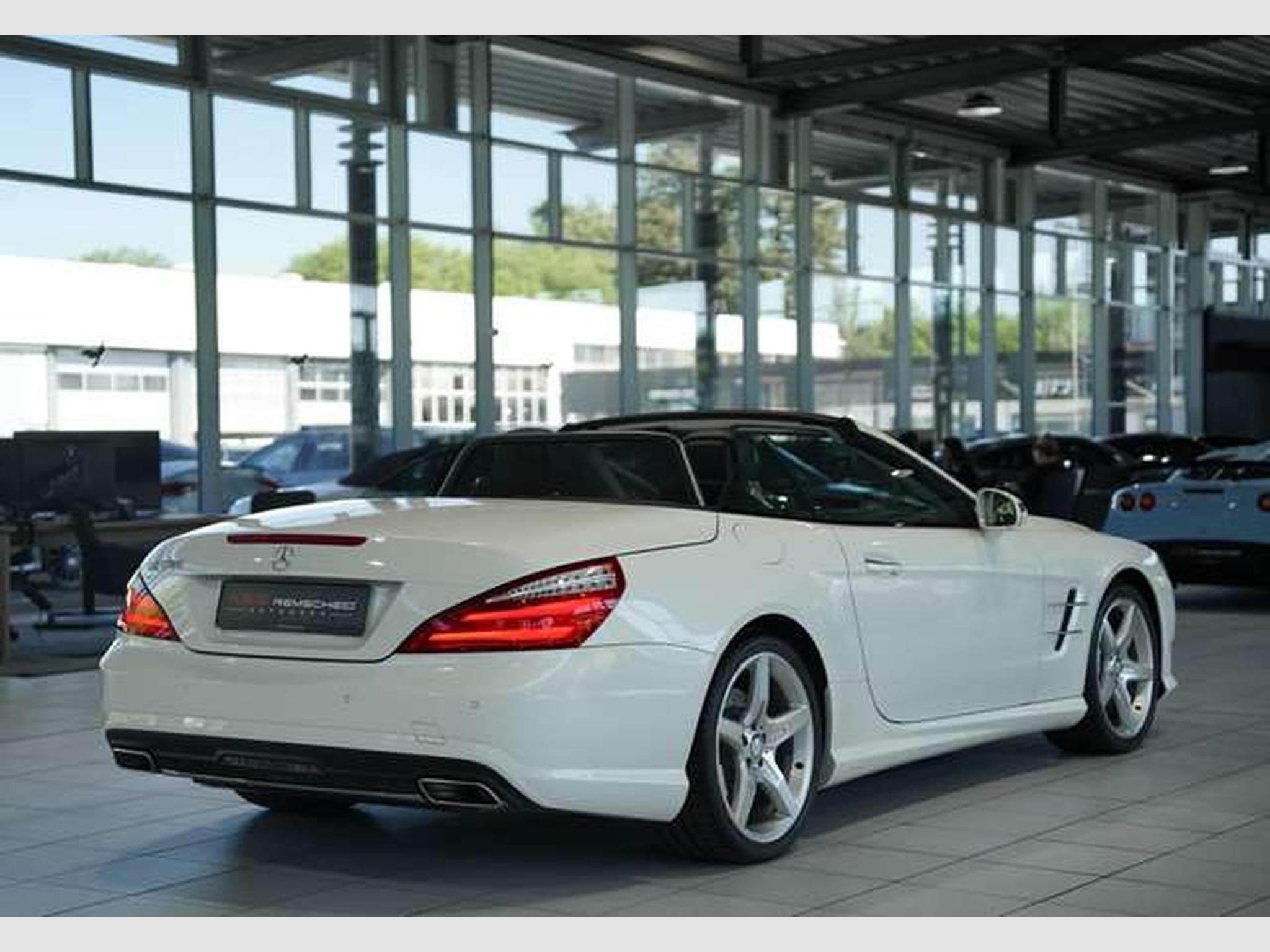 Mercedes SL 350 Cabrio AMG Line *H&K*Airscarf*19Zoll (2013) - Photo 8