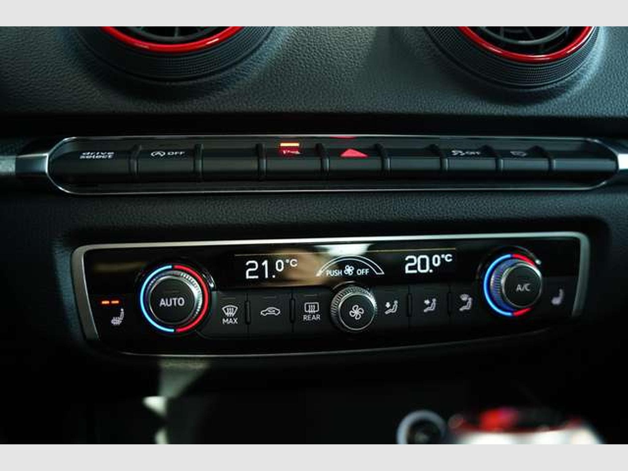Audi RS3 q. Sportback *19 *Schale*B&O*Virt*Pano*2.Hd (2018) - Photo 32