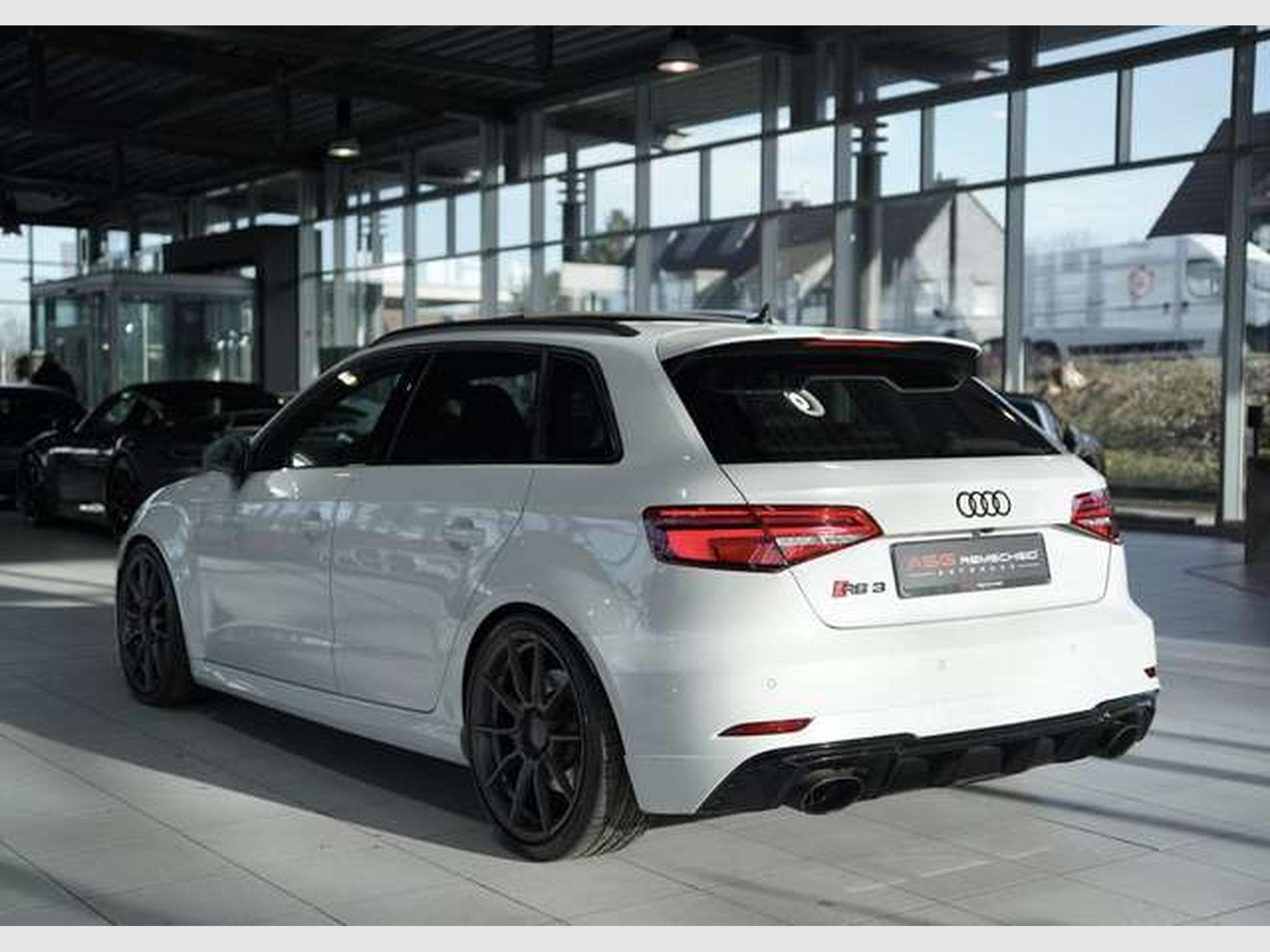Audi RS3 q. Sportback *19 *Schale*B&O*Virt*Pano*2.Hd (2018) - Photo 8