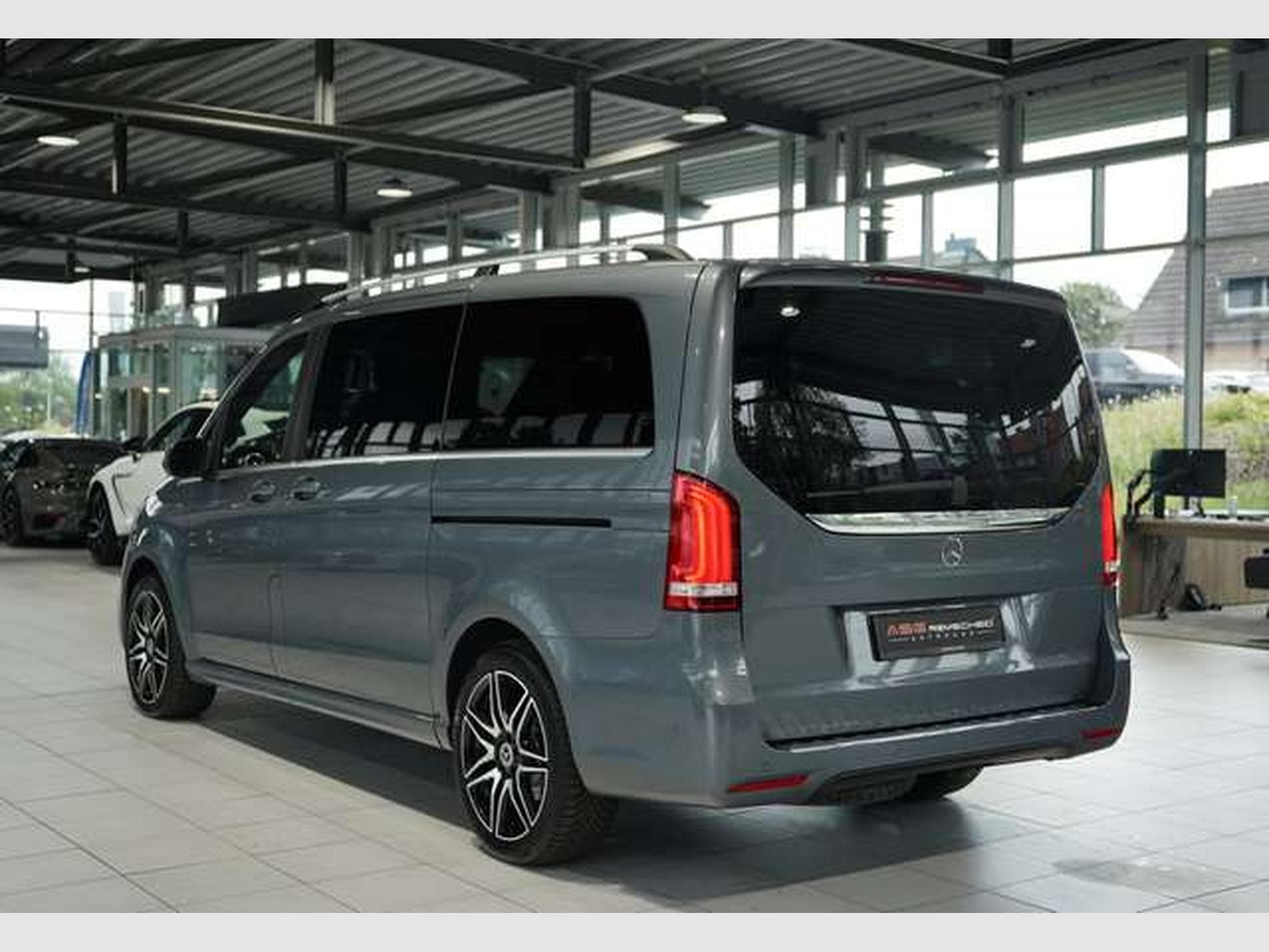 Mercedes V d AMG Line 4M lang *Distr. *Pano *AHK (2018) - Photo 11