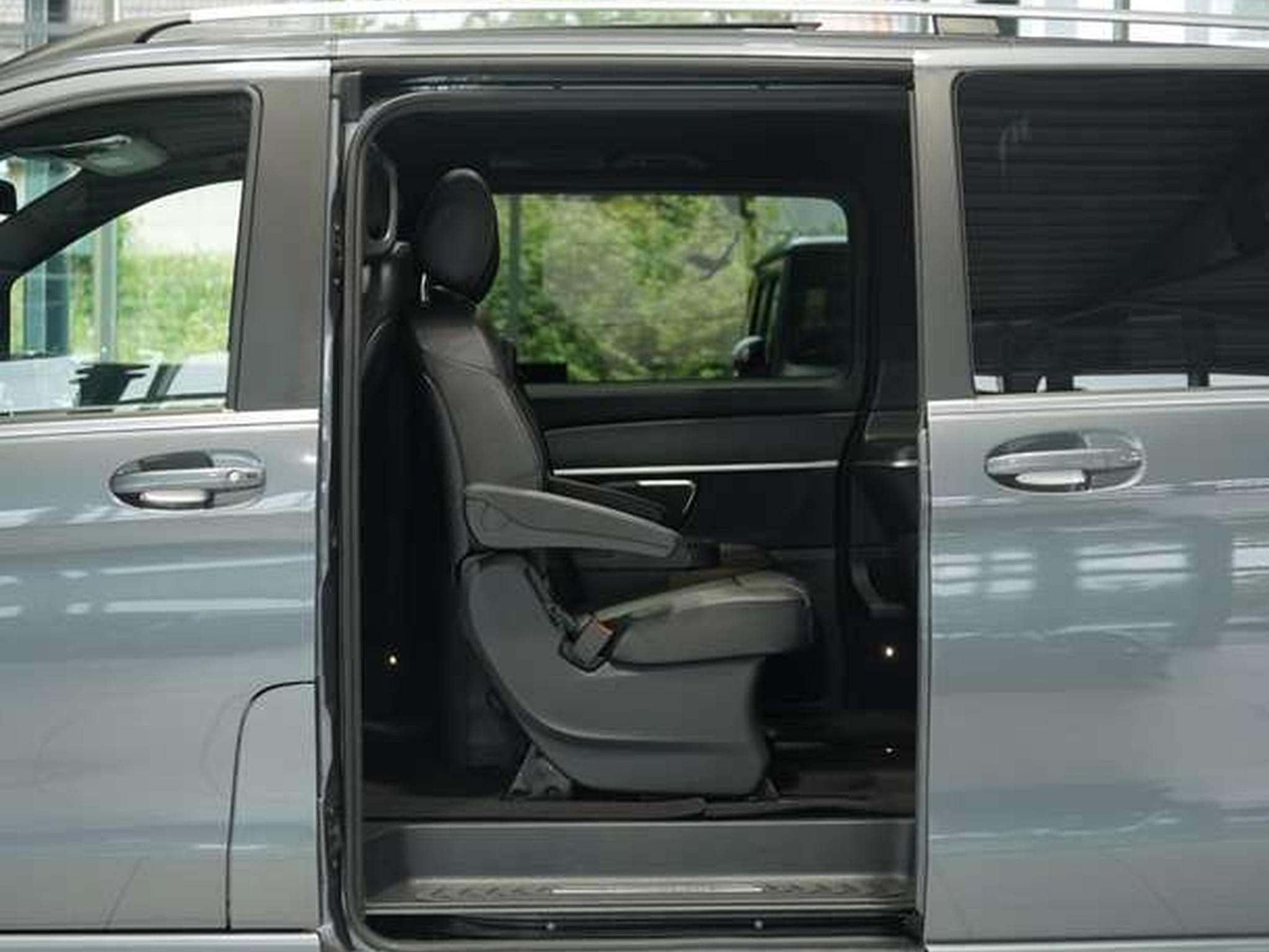 Mercedes V d AMG Line 4M lang *Distr. *Pano *AHK (2018) - Photo 13