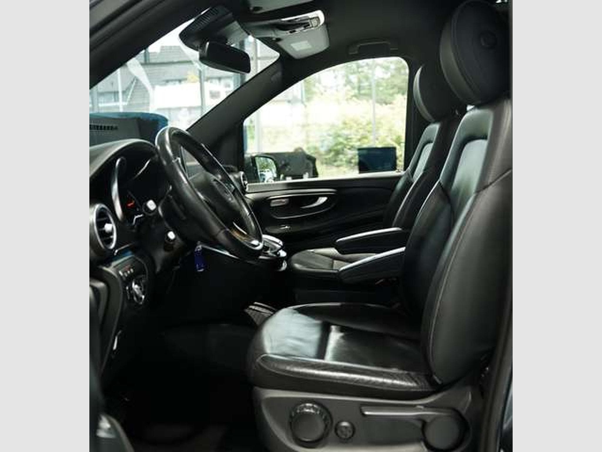 Mercedes V d AMG Line 4M lang *Distr. *Pano *AHK (2018) - Photo 24