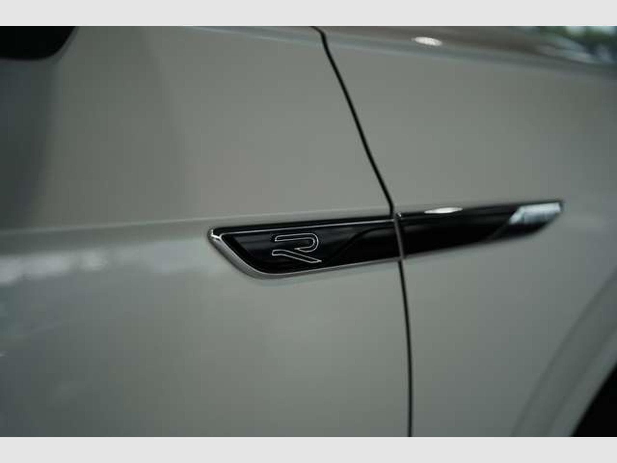 VW Touareg R line 4M *2.H *ACC *Digital *LUFT *AHK (2023) - Photo 13