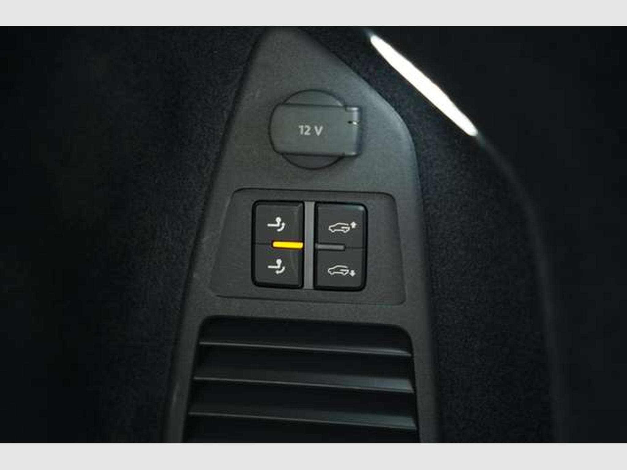 VW Touareg R line 4M *2.H *ACC *Digital *LUFT *AHK (2023) - Photo 25