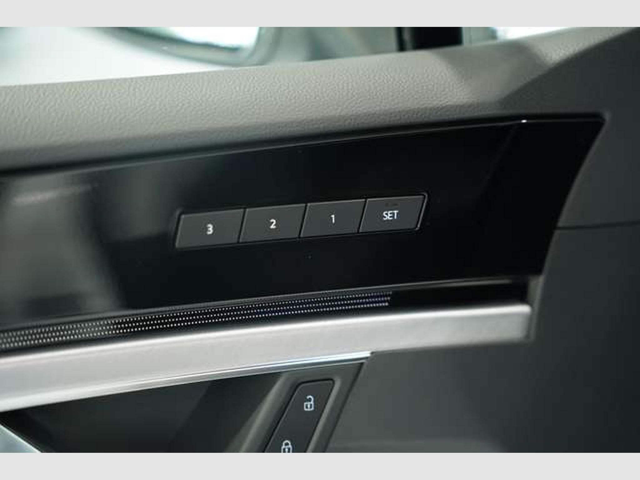 VW Touareg R line 4M *2.H *ACC *Digital *LUFT *AHK (2023) - Photo 30
