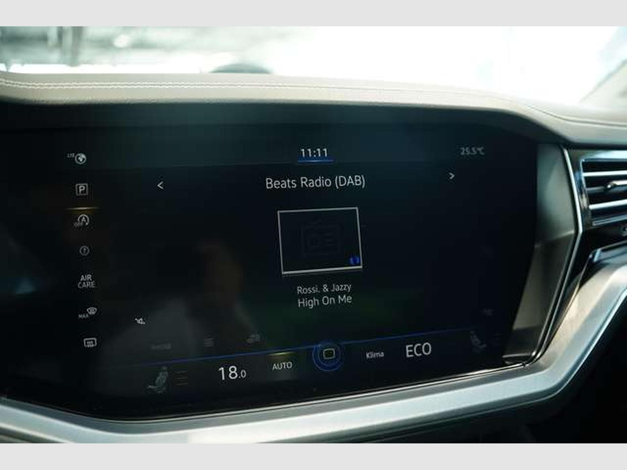 VW Touareg R line 4M *2.H *ACC *Digital *LUFT *AHK (2023) - Photo 40