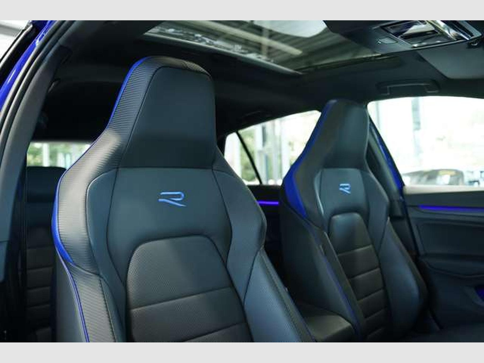 VW Golf R Performance 4M *2.H *AKRA*Pano*K&W*Matrix (2023) - Photo 21