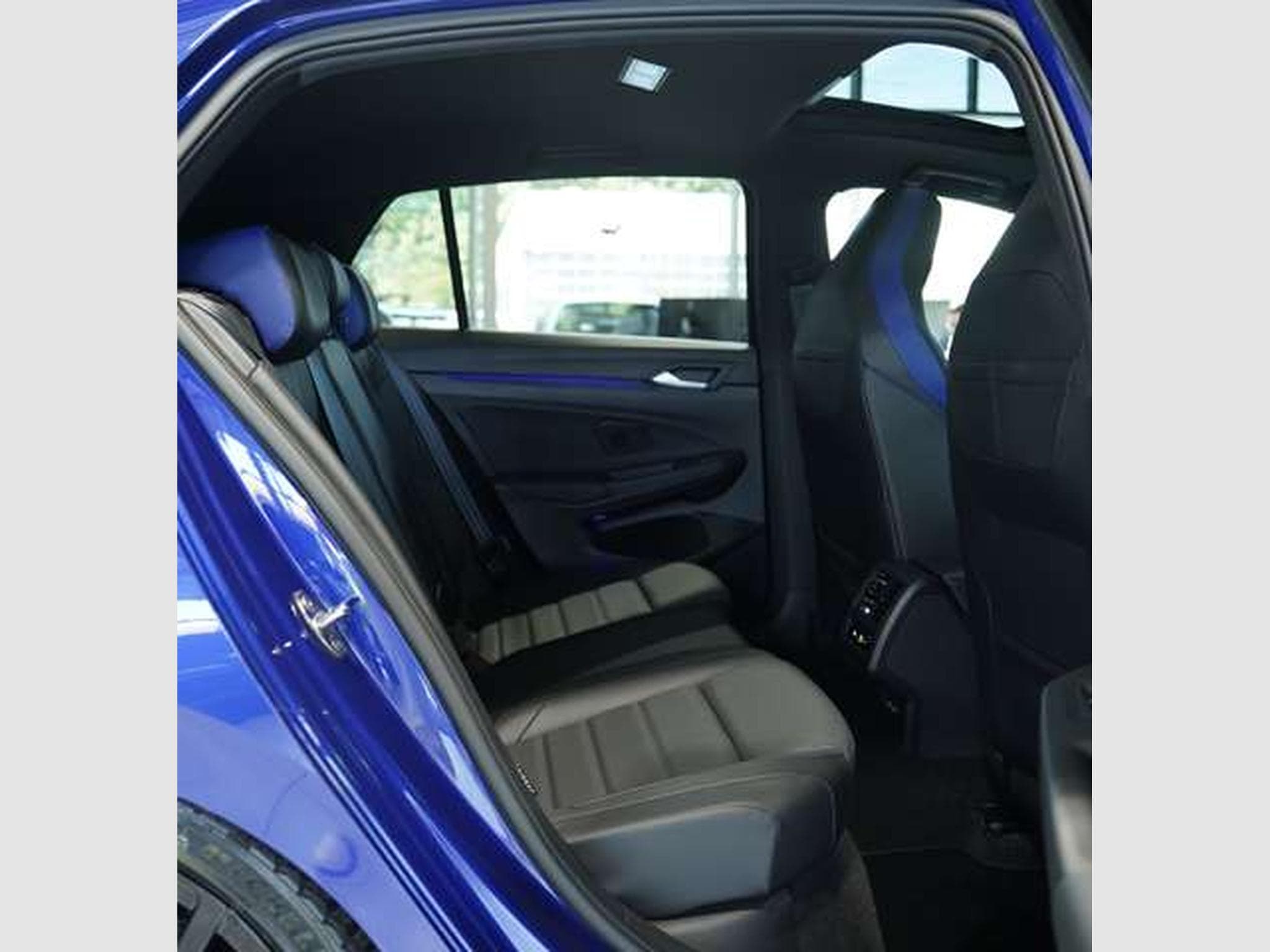 VW Golf R Performance 4M *2.H *AKRA*Pano*K&W*Matrix (2023) - Photo 25