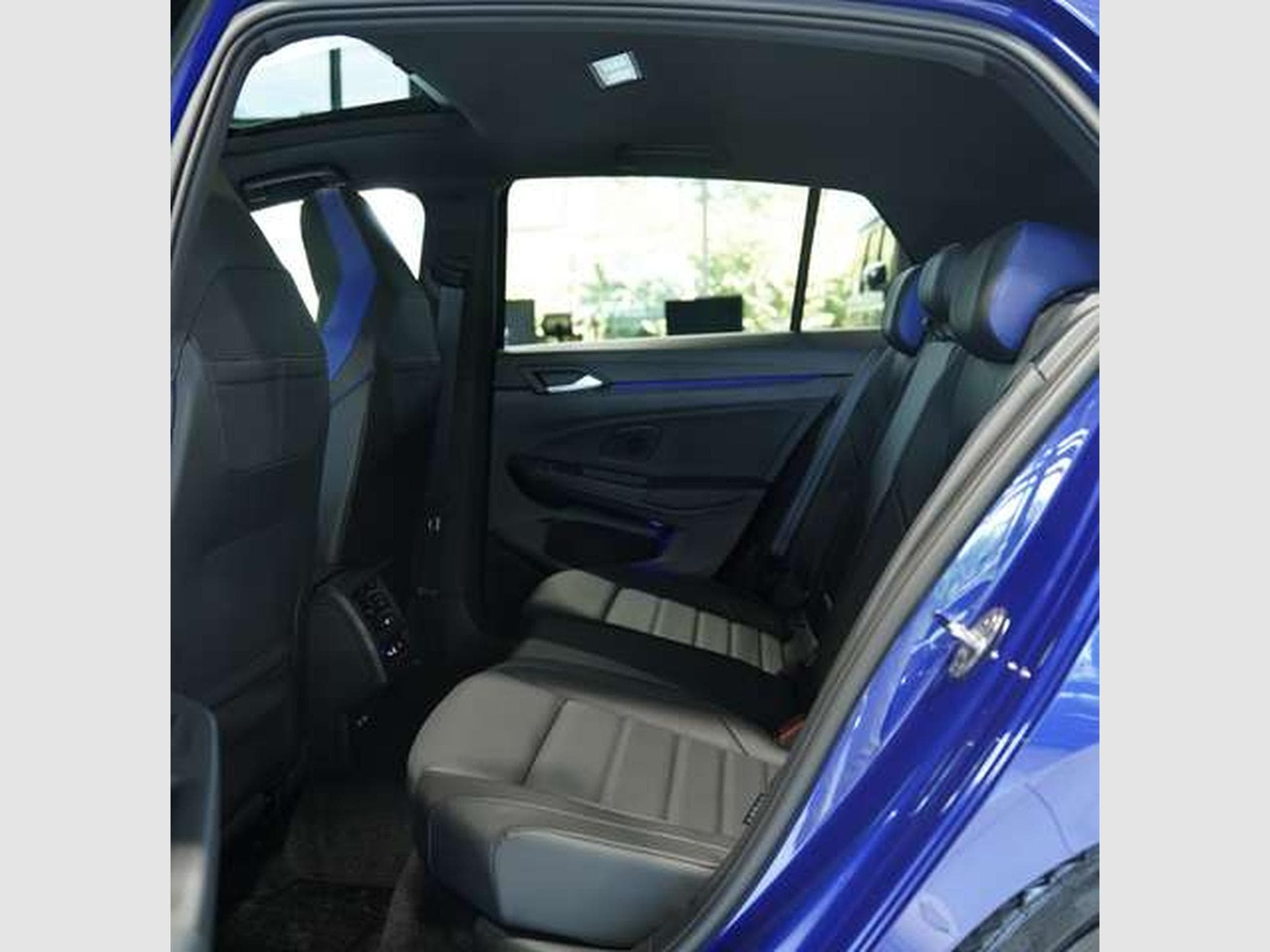 VW Golf R Performance 4M *2.H *AKRA*Pano*K&W*Matrix (2023) - Photo 26
