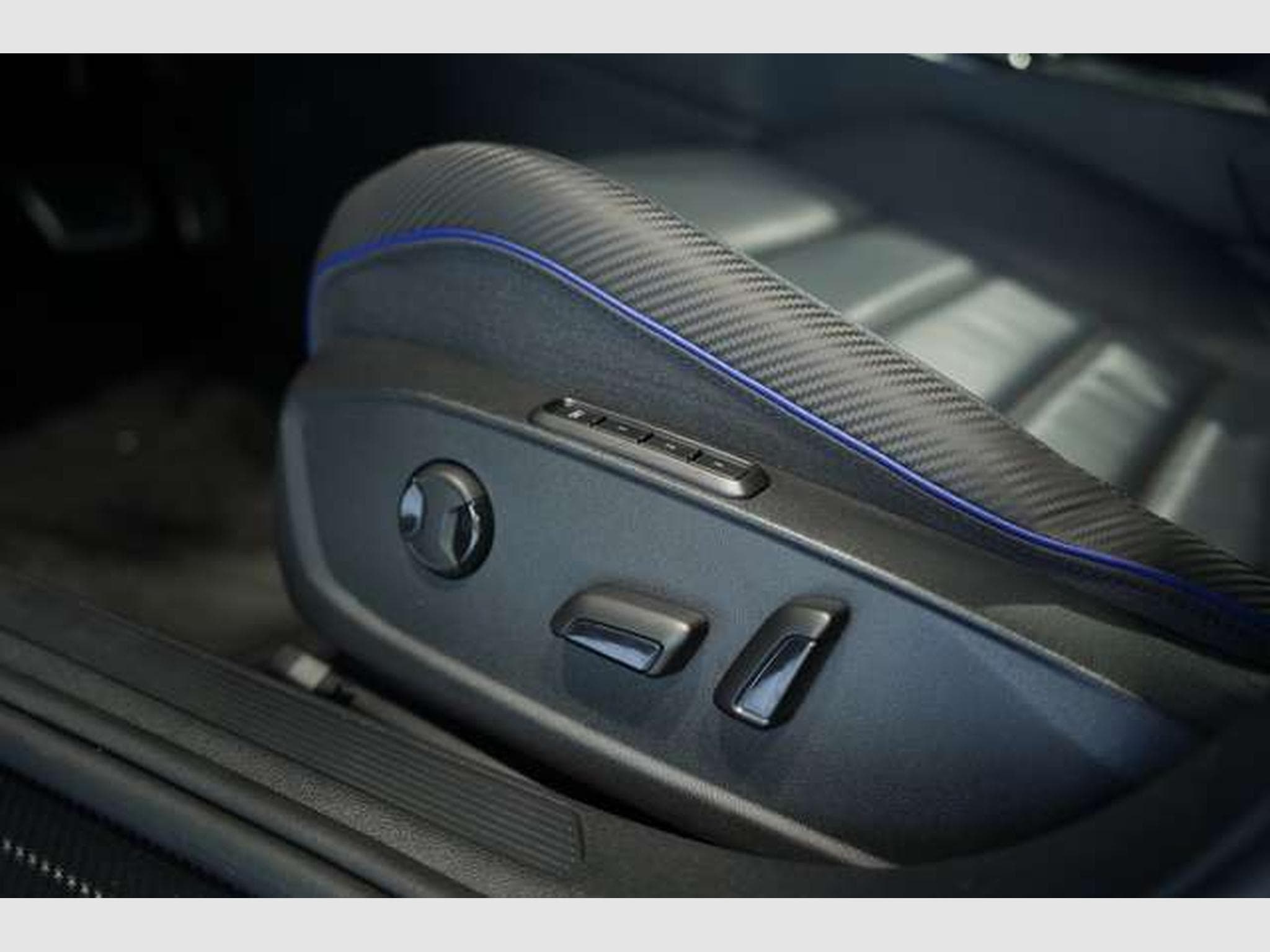 VW Golf R Performance 4M *2.H *AKRA*Pano*K&W*Matrix (2023) - Photo 28