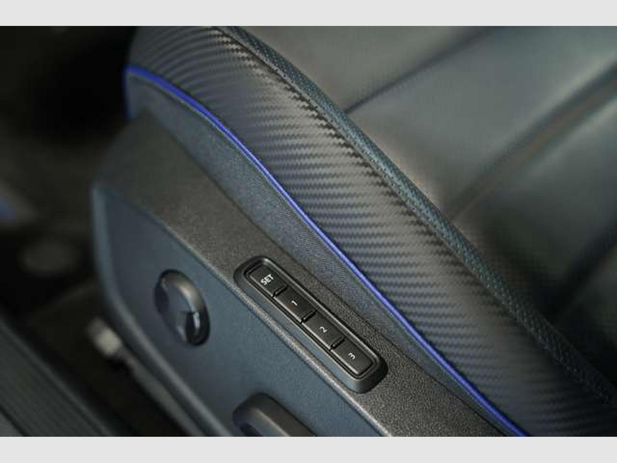 VW Golf R Performance 4M *2.H *AKRA*Pano*K&W*Matrix (2023) - Photo 29