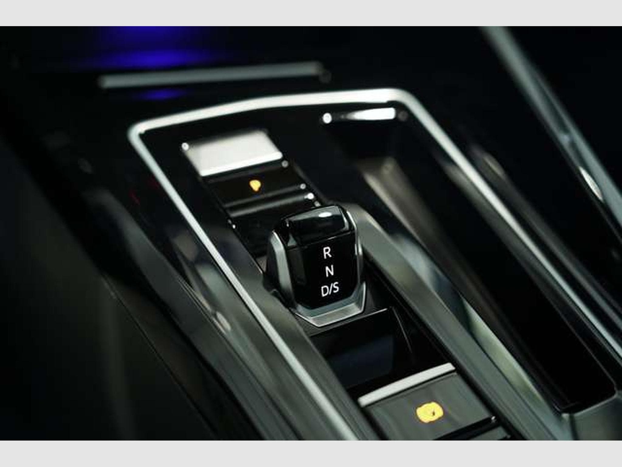 VW Golf R Performance 4M *2.H *AKRA*Pano*K&W*Matrix (2023) - Photo 34