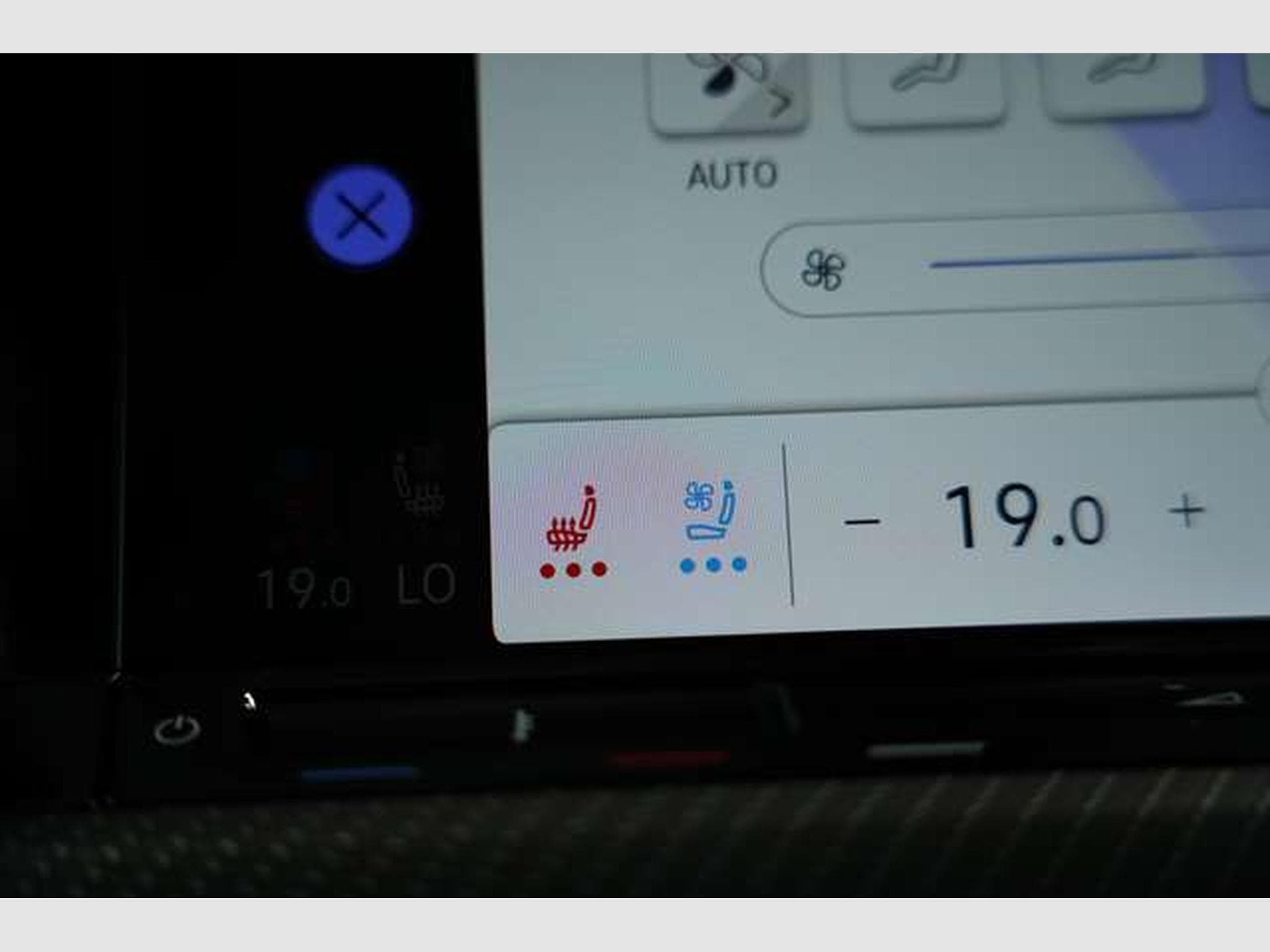 VW Golf R Performance 4M *2.H *AKRA*Pano*K&W*Matrix (2023) - Photo 36