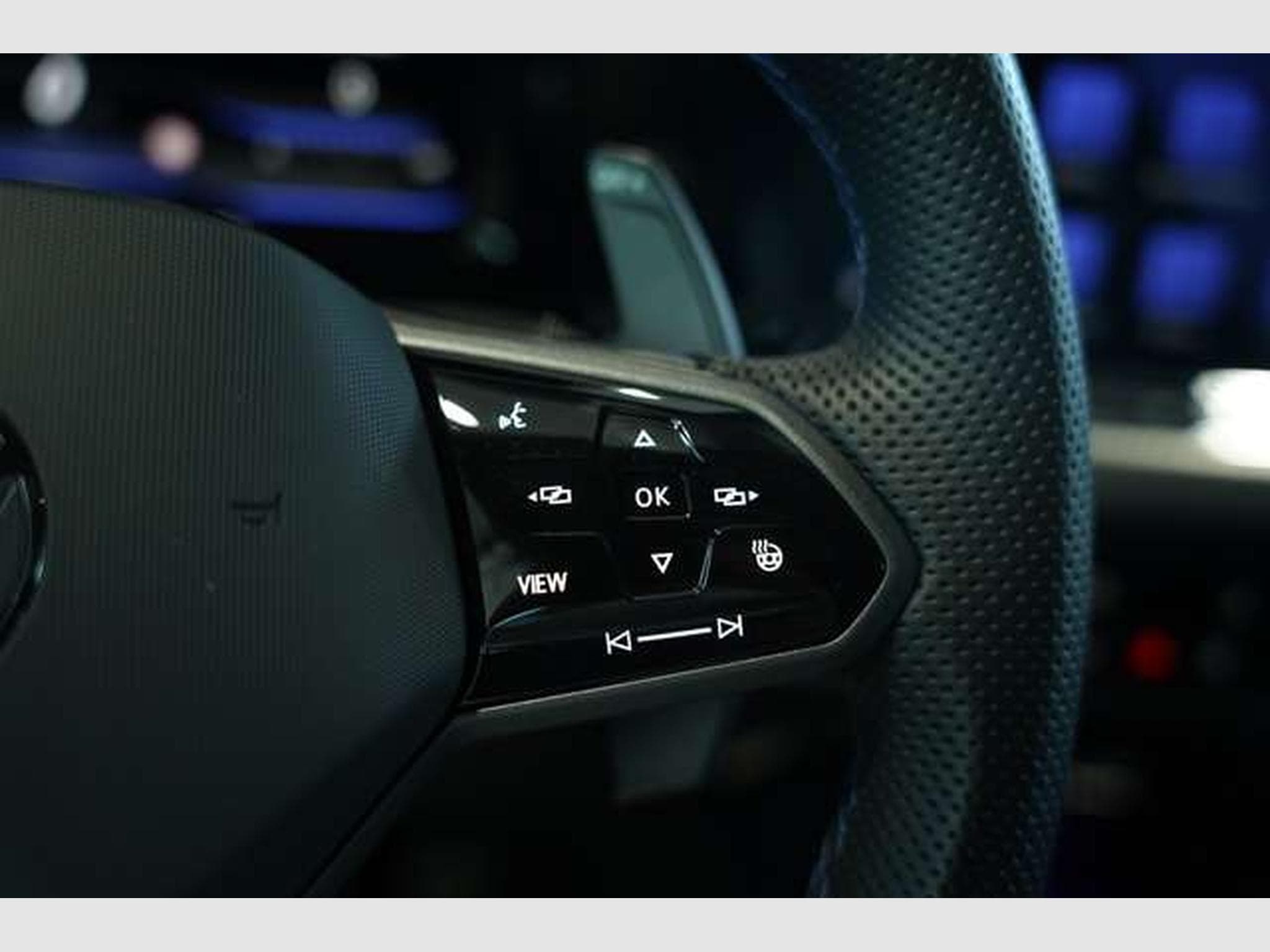 VW Golf R Performance 4M *2.H *AKRA*Pano*K&W*Matrix (2023) - Photo 46