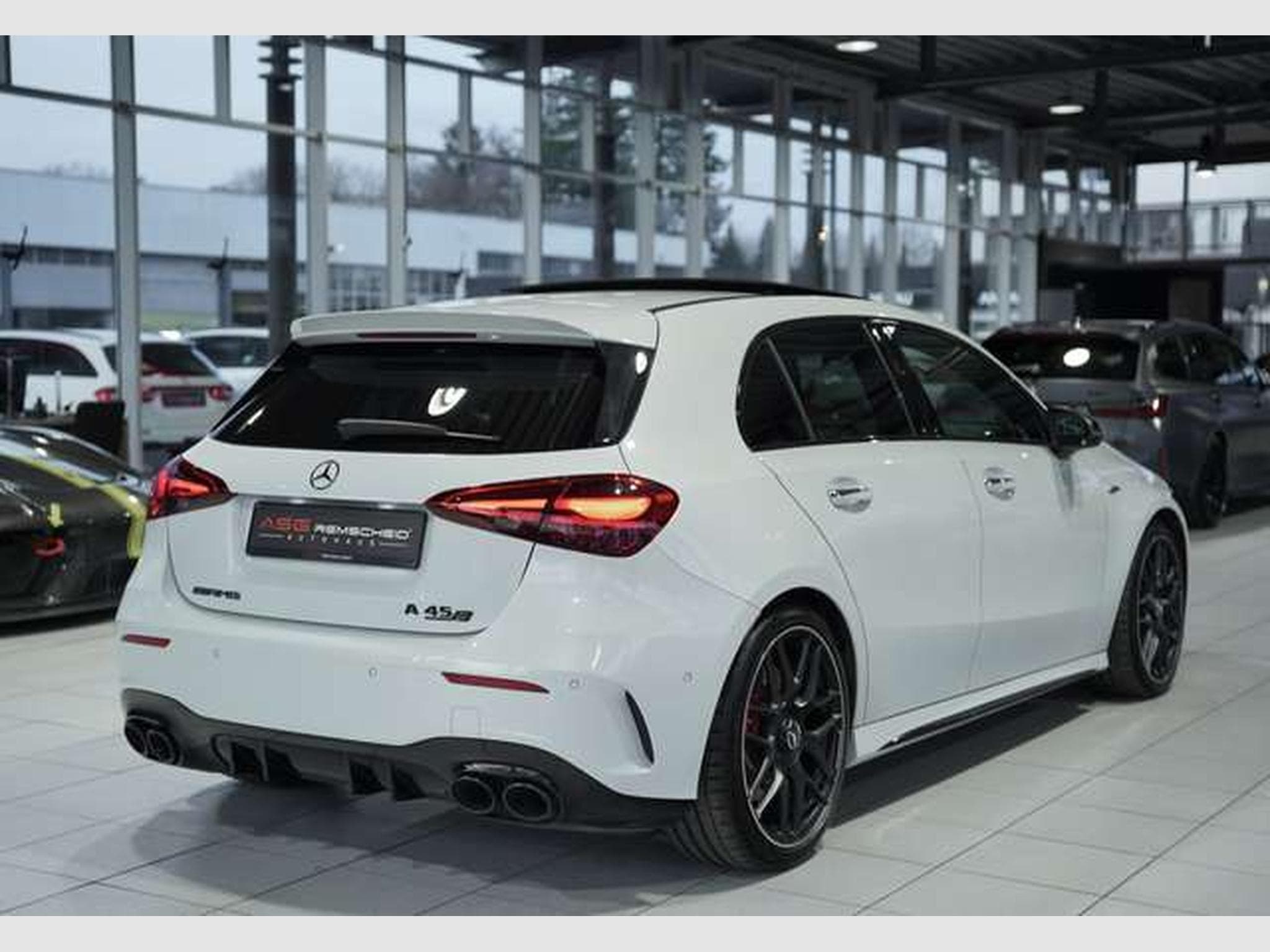 Mercedes A 45 AMG S 4M*Track Pack *Night 2 *1.Hand *Pano* (2023) - Photo 9