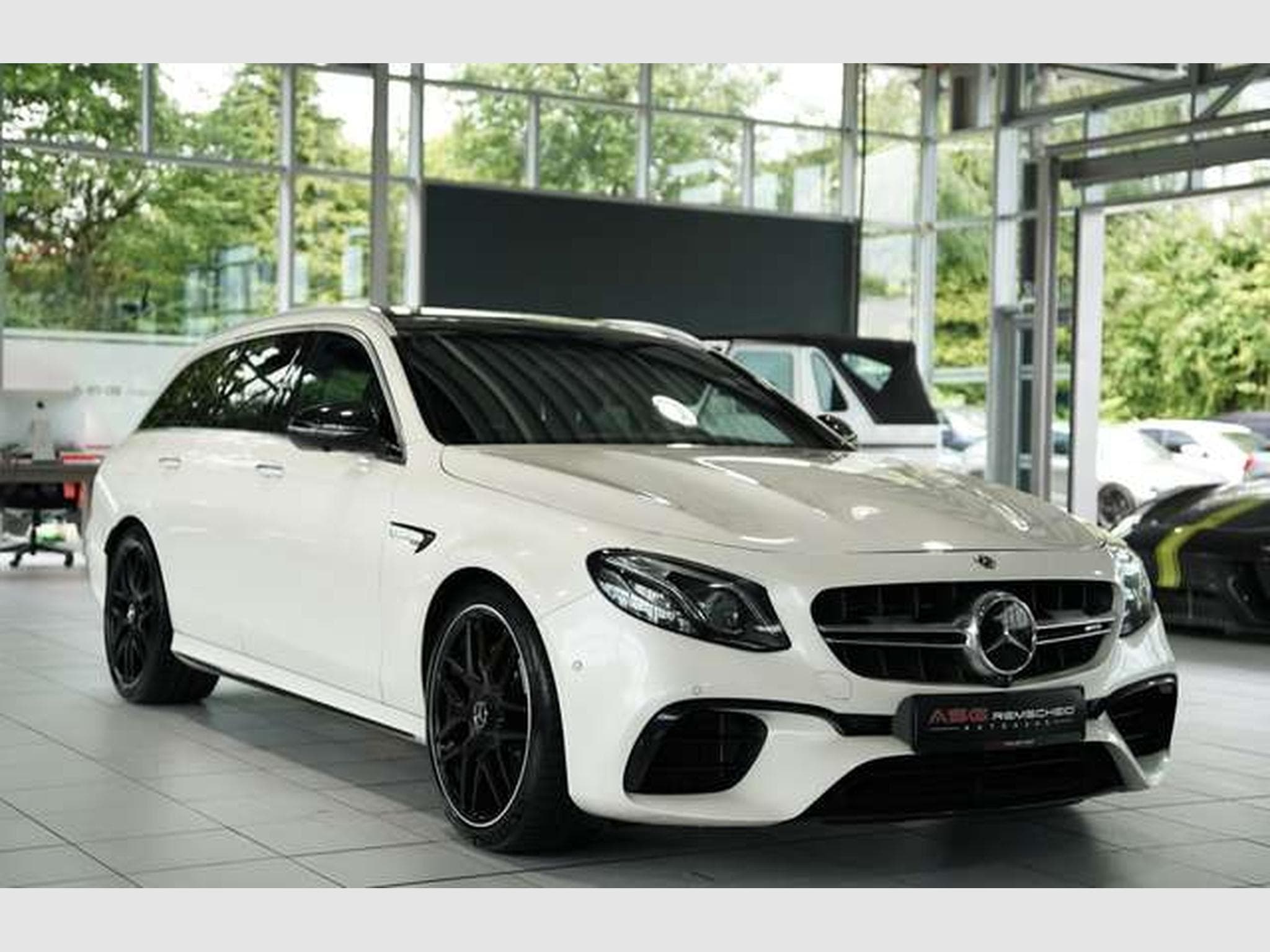 Mercedes E 63 AMG S 4M T *20 *Perf-AGA *Pano *Keramik (2018) - Photo 3