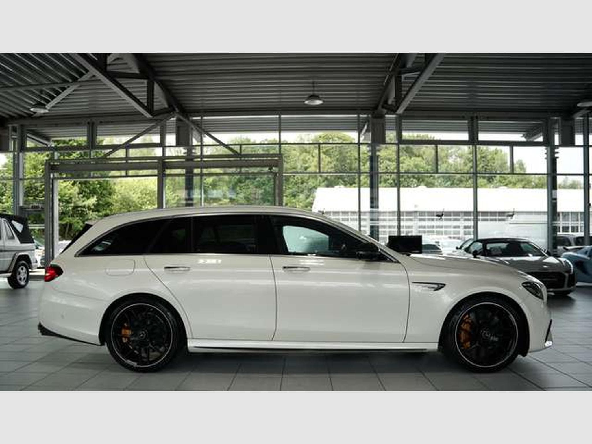 Mercedes E 63 AMG S 4M T *20 *Perf-AGA *Pano *Keramik (2018) - Photo 4