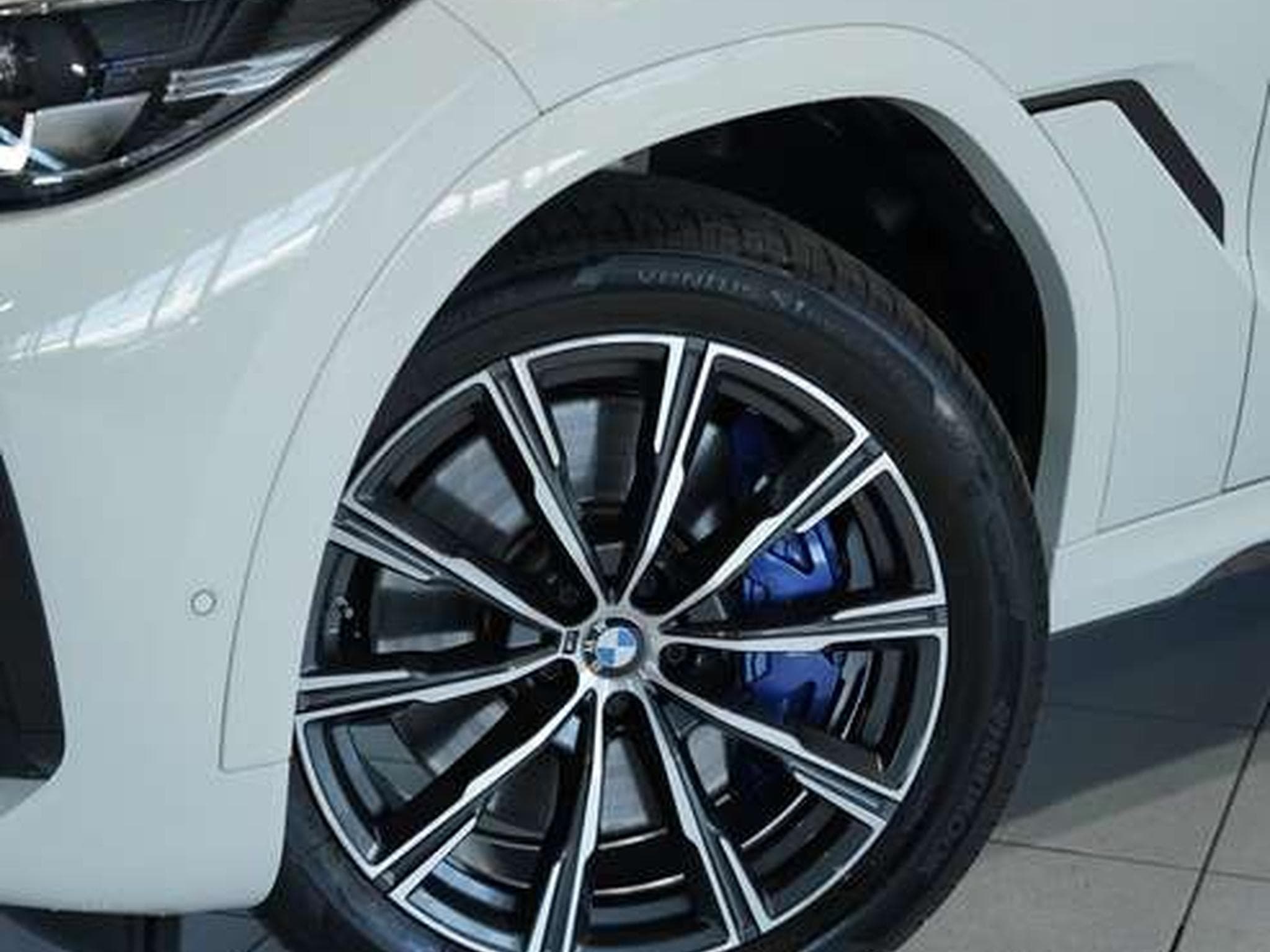 BMW X6 xD 40 d M Sport *1.Hand *AHK *Memory *H&K (2021) - Foto 2