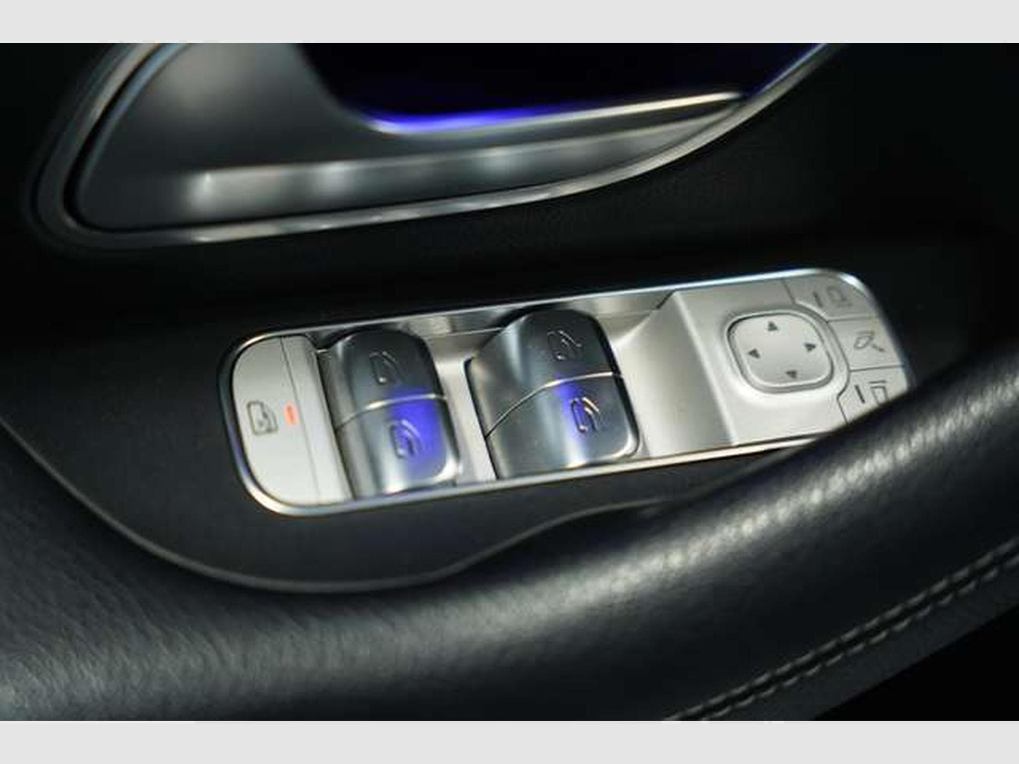Mercedes GLE 350 d 4Matic AMG Line *7-Sitzer *Pano *Night (2019) - Photo 30