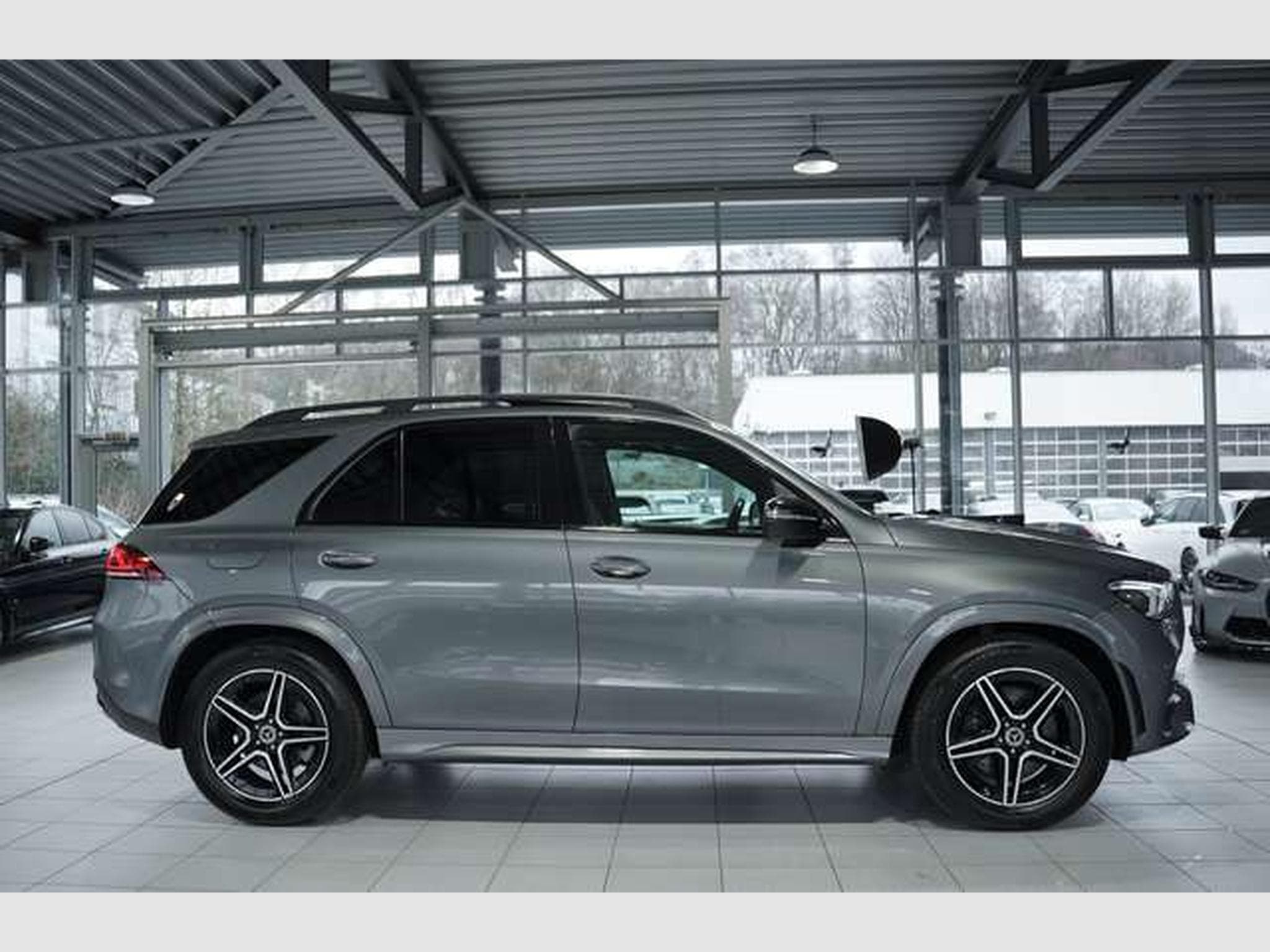 Mercedes GLE 350 d 4Matic AMG Line *7-Sitzer *Pano *Night (2019) - Photo 6