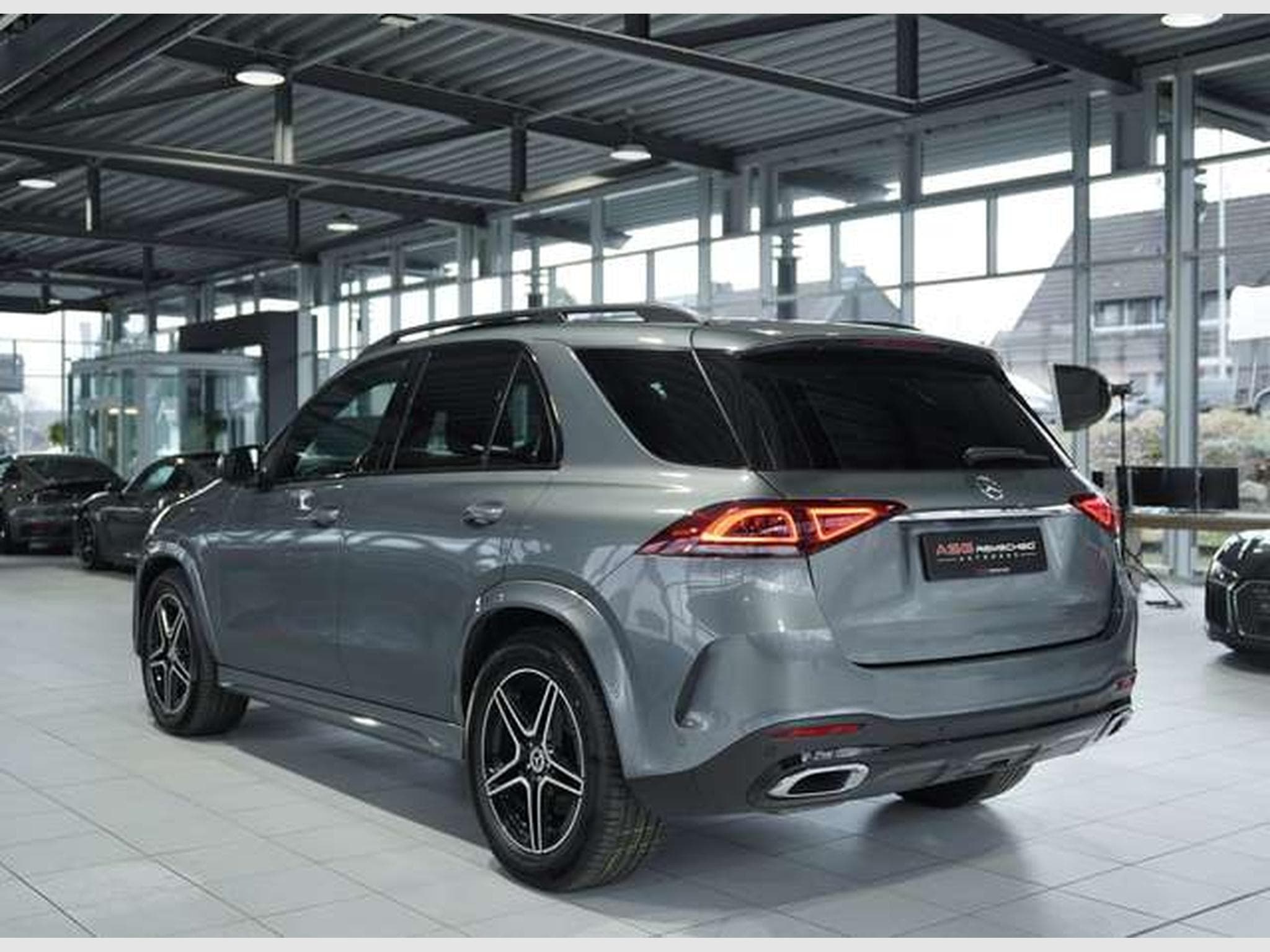 Mercedes GLE 350 d 4Matic AMG Line *7-Sitzer *Pano *Night (2019) - Photo 9