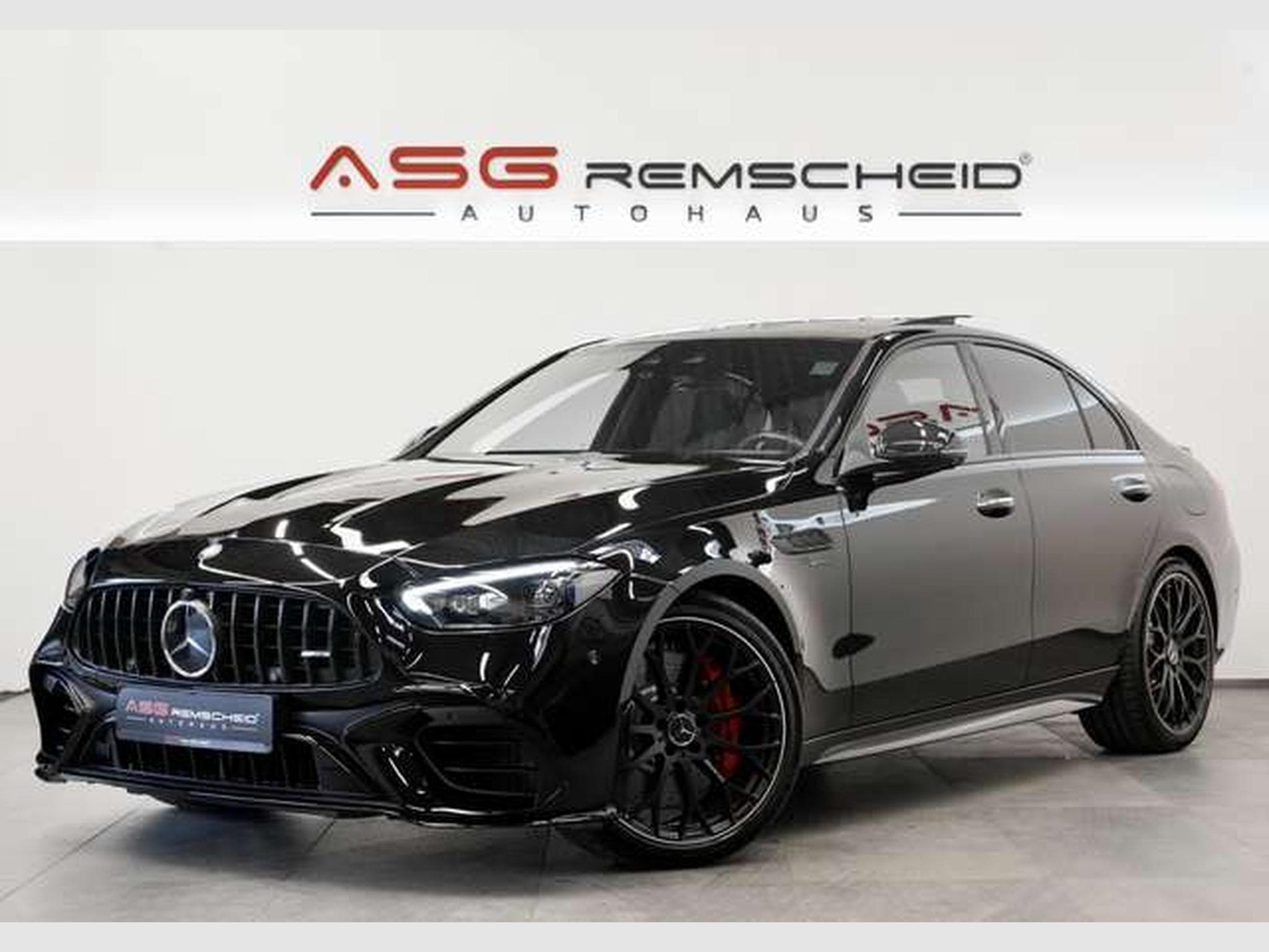 Mercedes C 63 AMG S E Performance 4M+*1.H*20*Schale*Pano (2026) - Photo 1