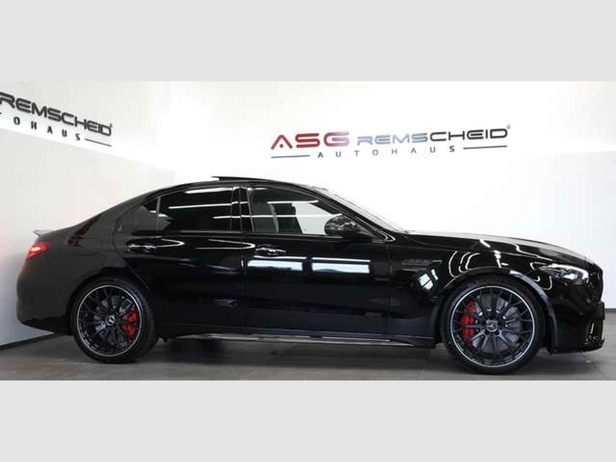 Mercedes C 63 AMG S E Performance 4M+*1.H*20*Schale*Pano (2026) - Photo 9