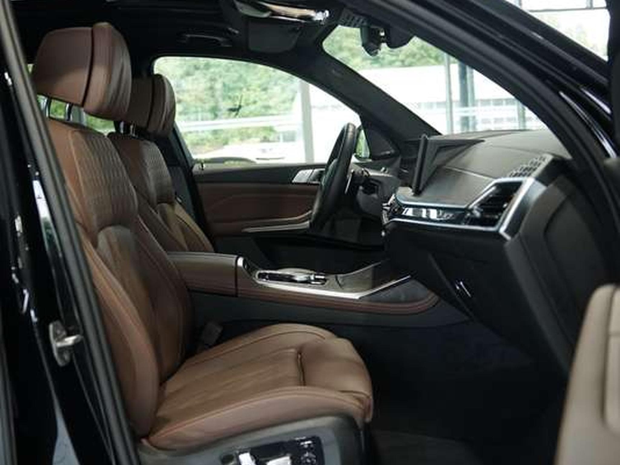BMW X7 xD 40d M Sport Pro 2H *SkyL*H&K*StandH*Soft-C (2026) - Photo 17