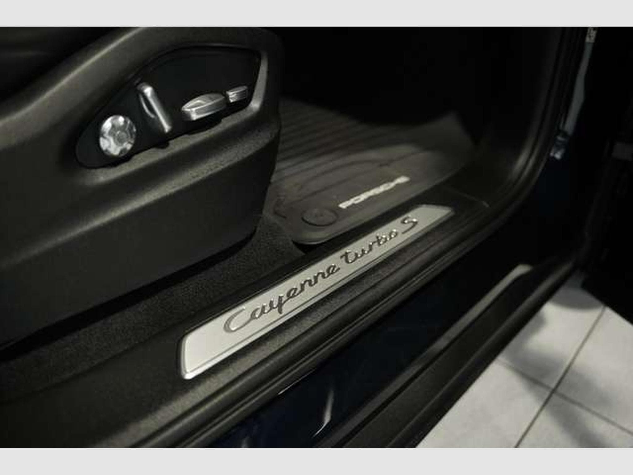 Porsche Cayenne Turbo S E-Hybrid *1.H *21 *Pano*S-Abgas (2020) - Foto 20
