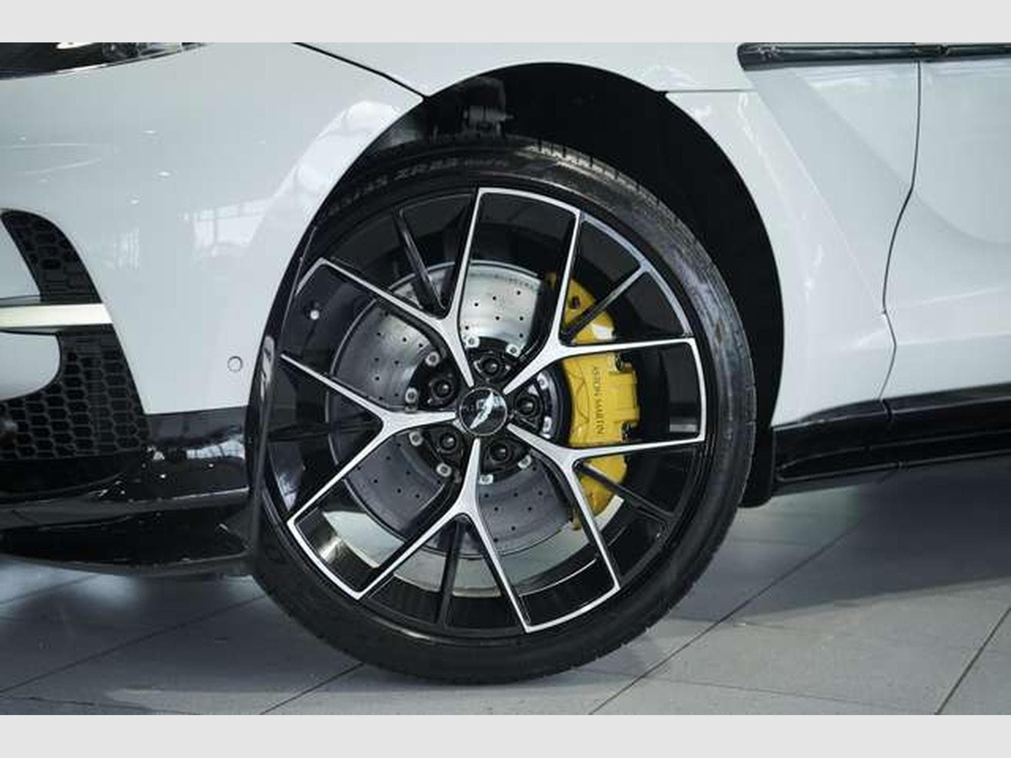 Aston-Martin DBX 707 4.0 V8 *Carbon *MwSt. *Garantie *23 Zoll (2024) - Foto 3